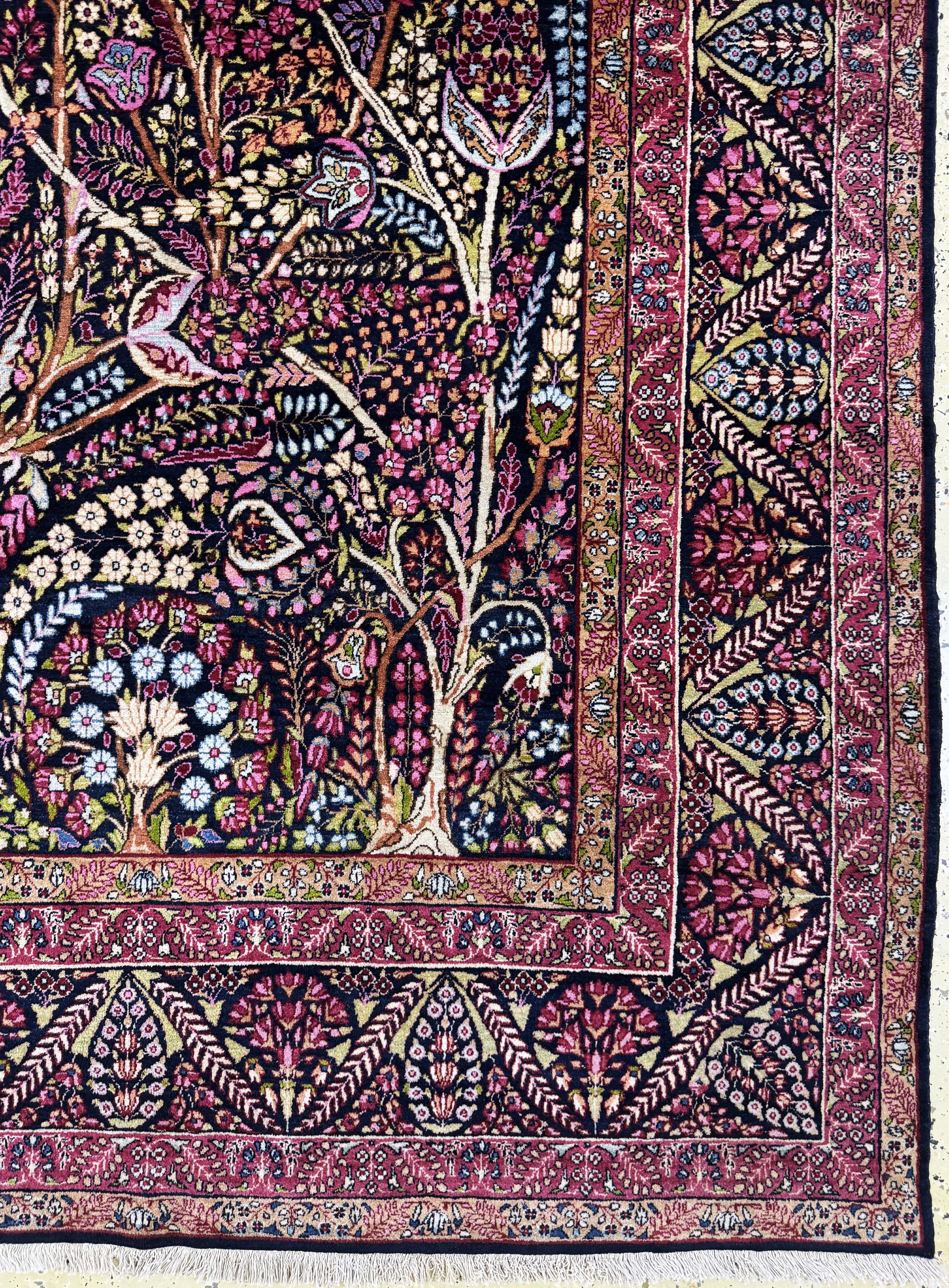 Detail a: Kerman"Mille Fleur"fein, Persien, Anfang 20.Jhd, Korkwolle auf Baumwolle, ca. 345 x 250cm, fachkundig gereinigt, EHZ: 1-2