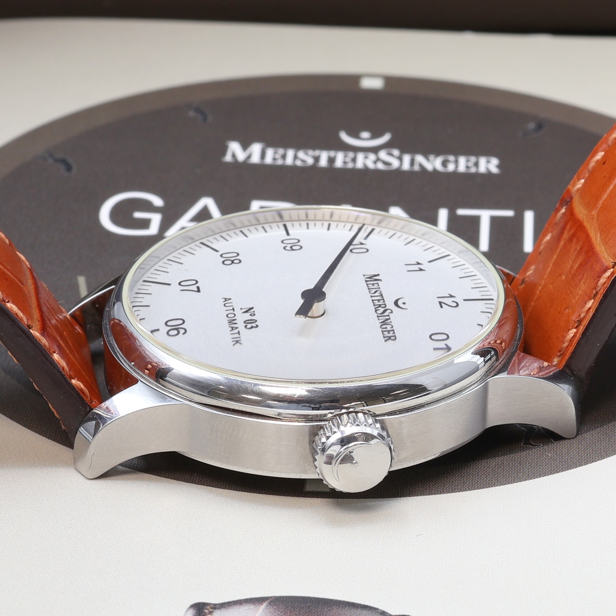 Detail c: MEISTERSINGER Armbanduhr No. 03 Referenz BM901, Schweiz um 2010, Automatik, beids. vergl. Edelstahlgeh. inkl. orig. Lederband m. orig. Dornschl., ...