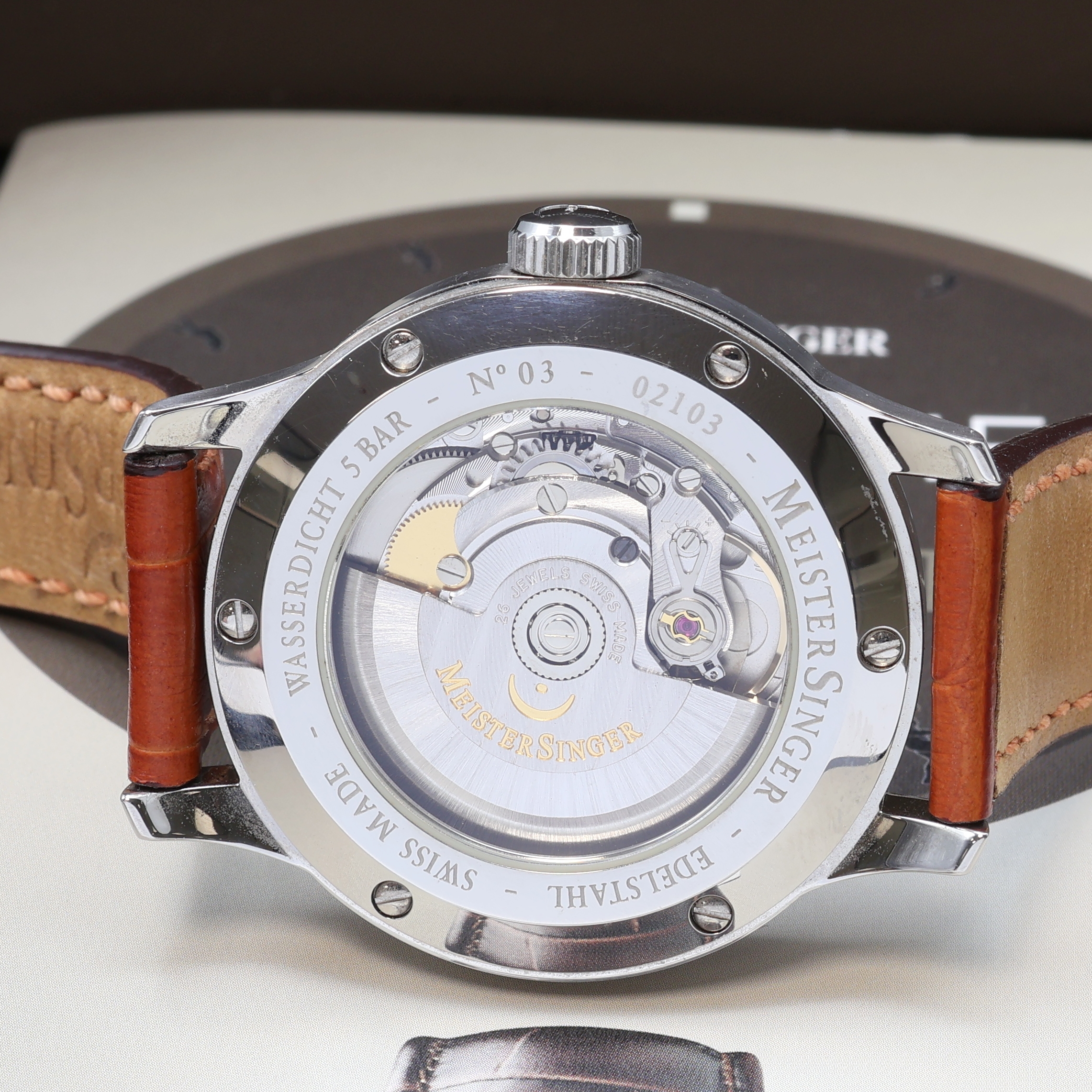 Detail d: MEISTERSINGER Armbanduhr No. 03 Referenz BM901, Schweiz um 2010, Automatik, beids. vergl. Edelstahlgeh. inkl. orig. Lederband m. orig. Dornschl., ...