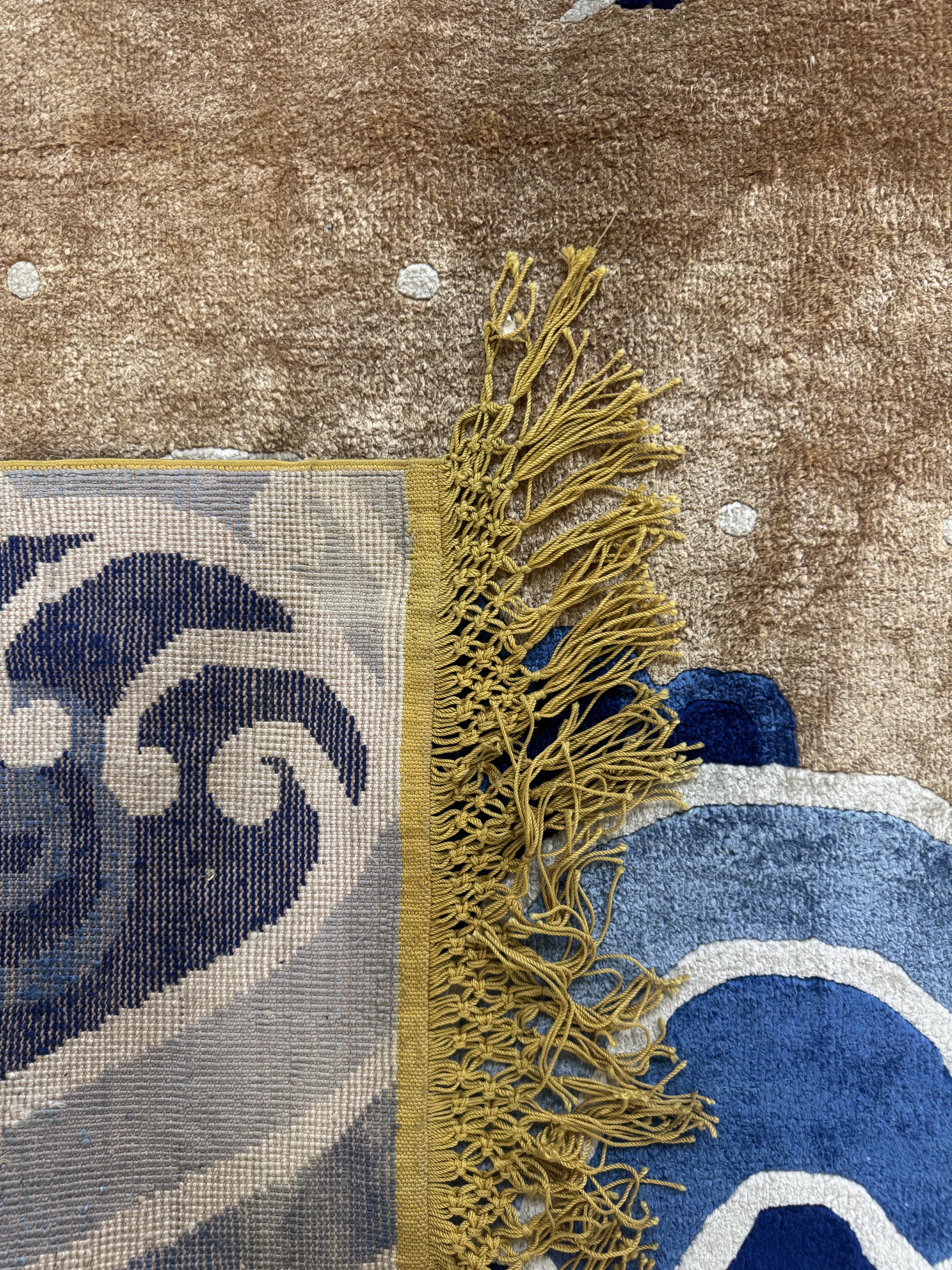Detail i: Seltene"Drachen-Teppich"Seide, Peking, China, Anfang 20.Jhd, reine Naturseide, ca. 367 x 277 cm, EHZ: 1-2