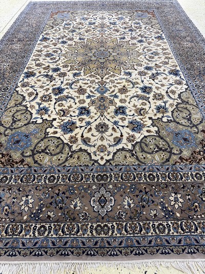 27104361k - Esfahan fein Persien, signiert´Ghafourian´,Mitte 20.Jhd, Korkwolle auf Seide, ca. 385 x ...