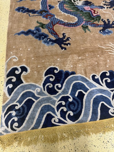 27104363f - Seltene´Drachen-Teppich´Seide, Peking, China, Anfang 20.Jhd, reine Naturseide, ca. 367 ...