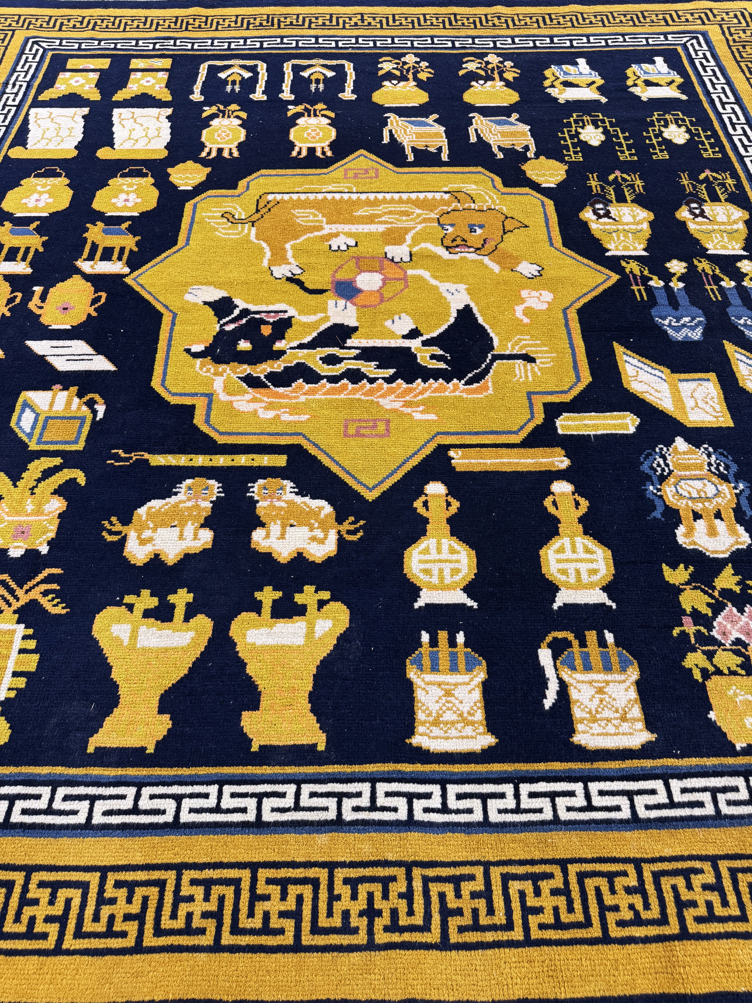 Detail g: Ning-Hsia antik, China, um 1900, Wolle auf Baumwolle, ca. 265 x 256 cm, EHZ: 1-2