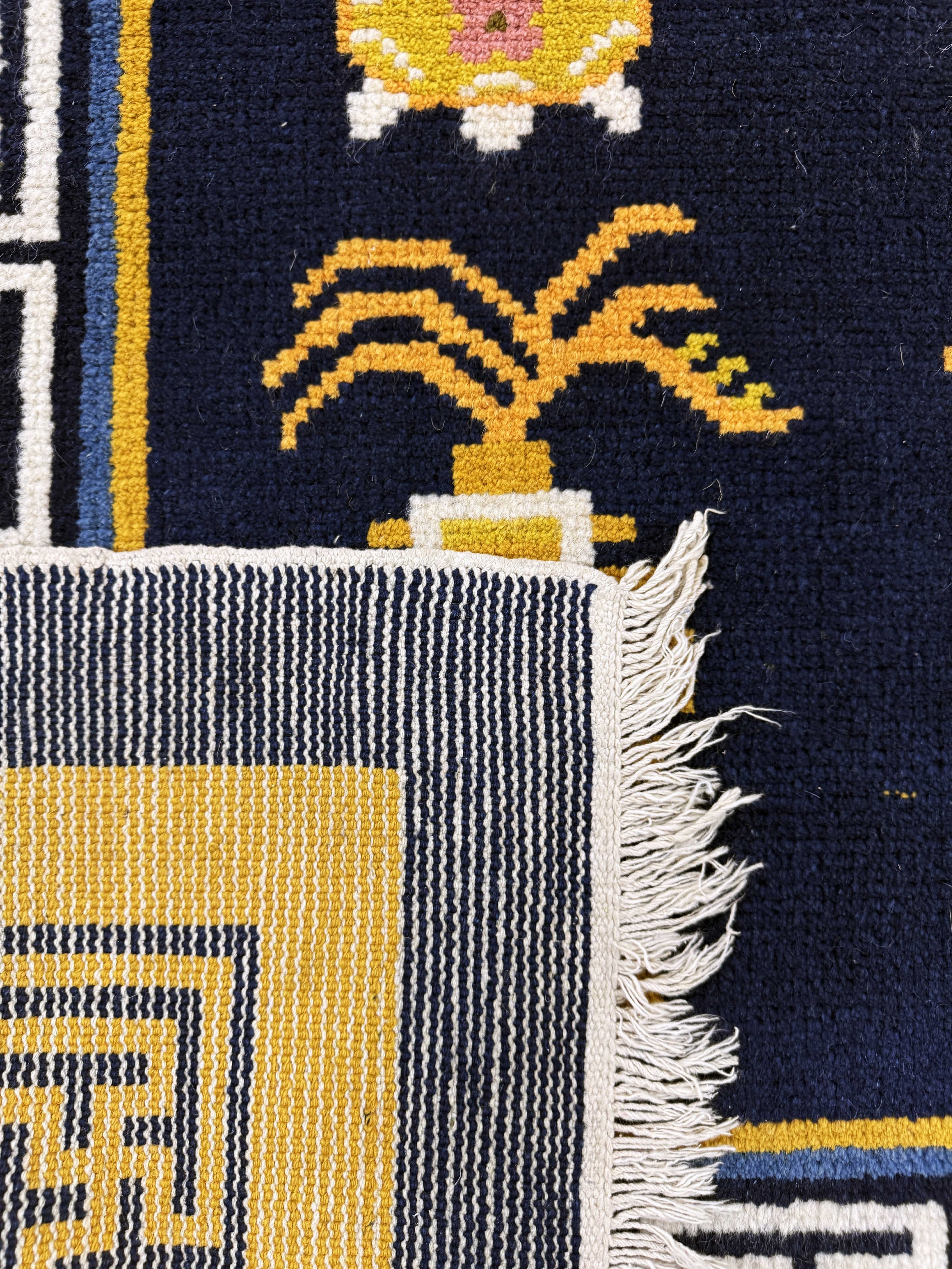 Detail h: Ning-Hsia antik, China, um 1900, Wolle auf Baumwolle, ca. 265 x 256 cm, EHZ: 1-2