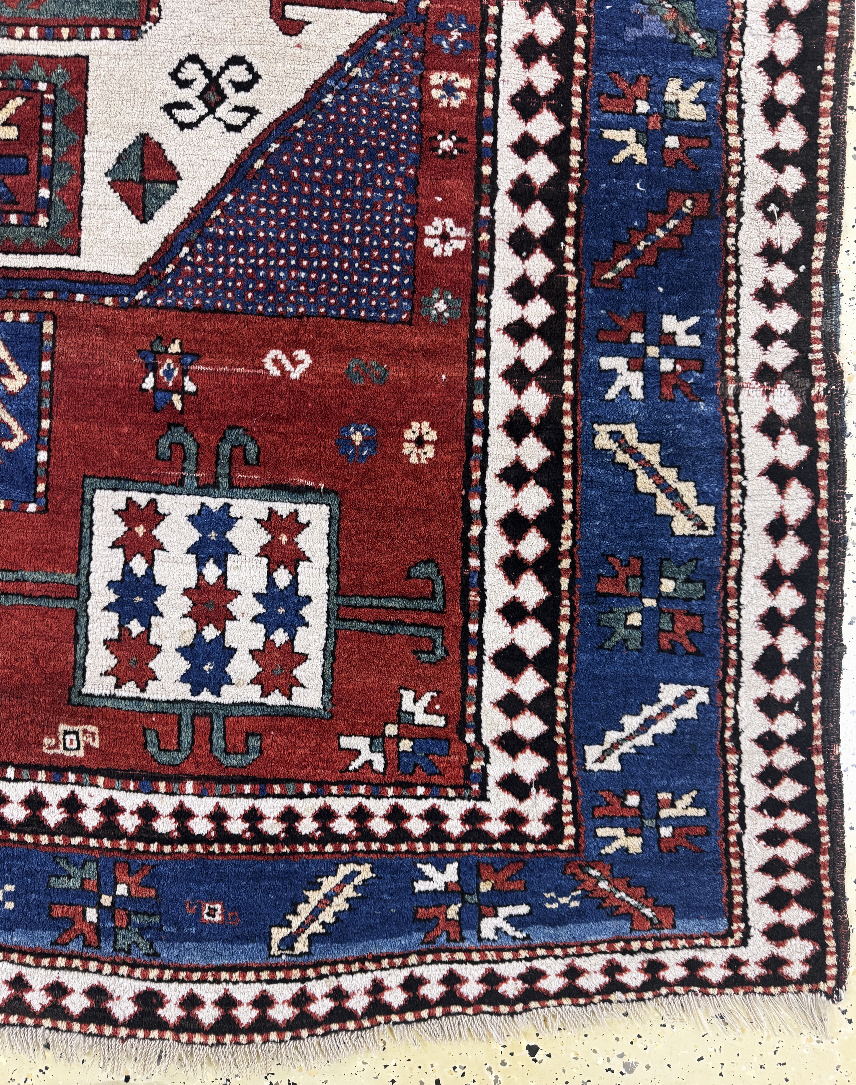 Detail a: "Karachoph"Kazak antik, Kaukasus, 19.Jhd, Wolle auf Wolle, ca. 210 x 165 cm, EHZ: 2-3