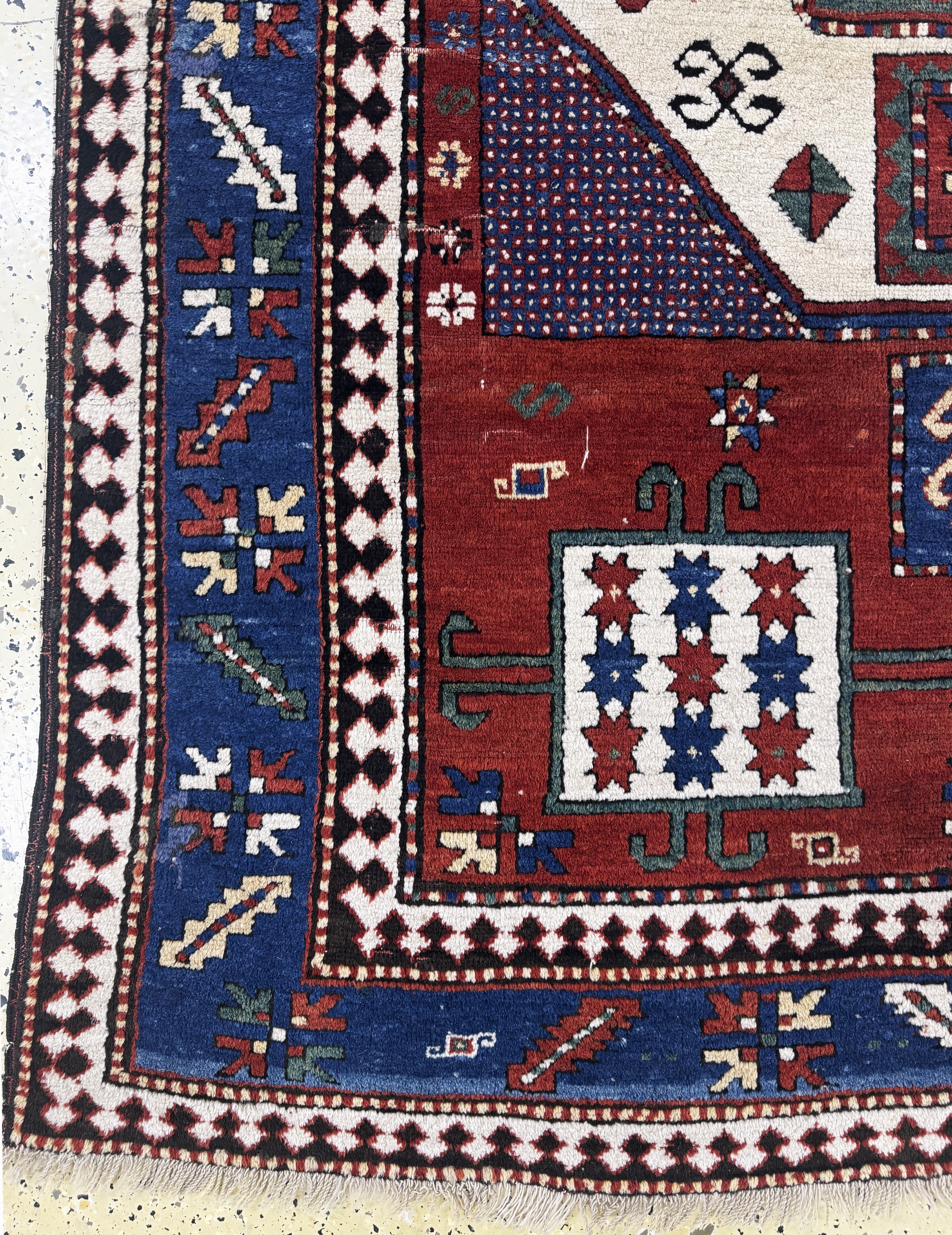 Detail b: "Karachoph"Kazak antik, Kaukasus, 19.Jhd, Wolle auf Wolle, ca. 210 x 165 cm, EHZ: 2-3