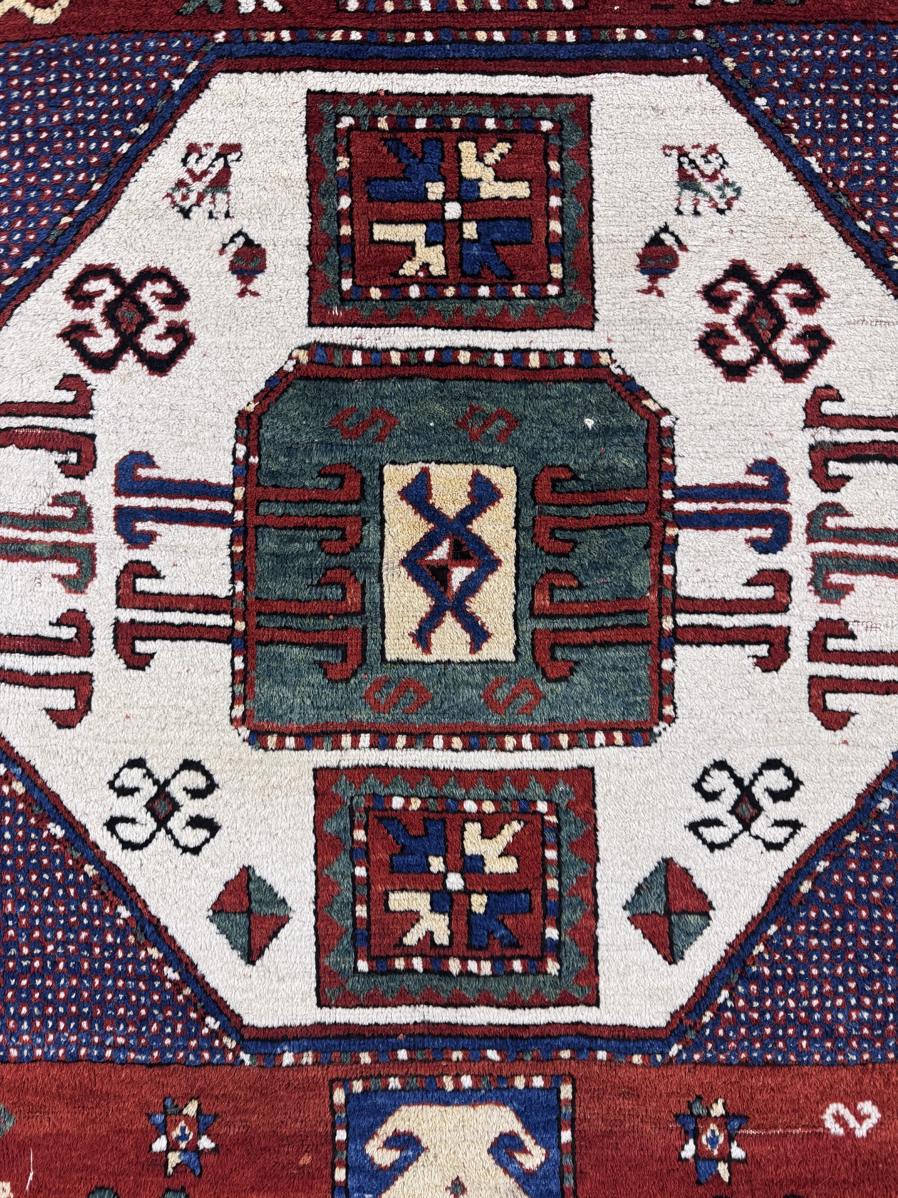 Detail d: "Karachoph"Kazak antik, Kaukasus, 19.Jhd, Wolle auf Wolle, ca. 210 x 165 cm, EHZ: 2-3