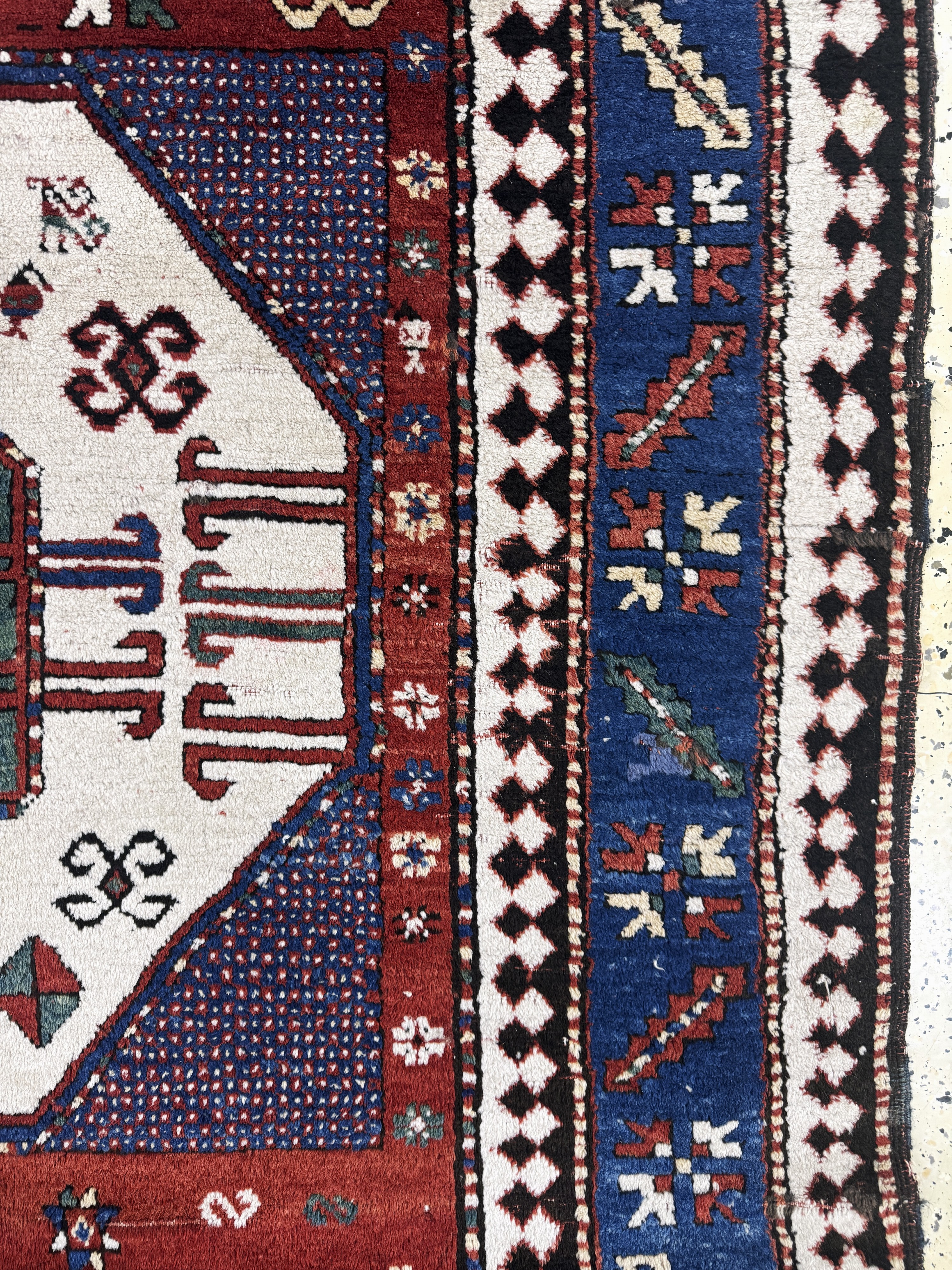 Detail e: "Karachoph"Kazak antik, Kaukasus, 19.Jhd, Wolle auf Wolle, ca. 210 x 165 cm, EHZ: 2-3