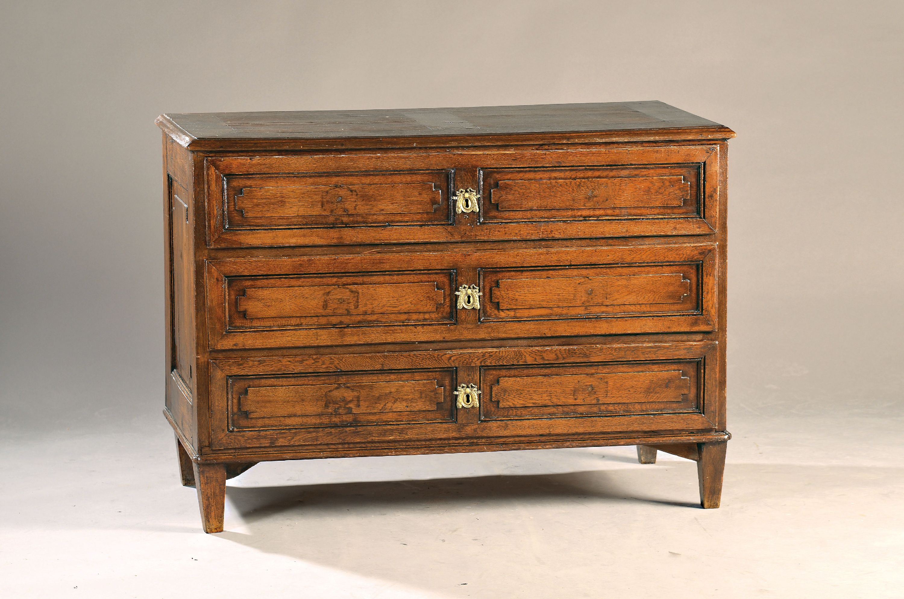 Image 27104482 - Louis-Seize Kommode, 1780/90, Eiche massiv, 3 Schubladen, Fläche der Schubladen und ...