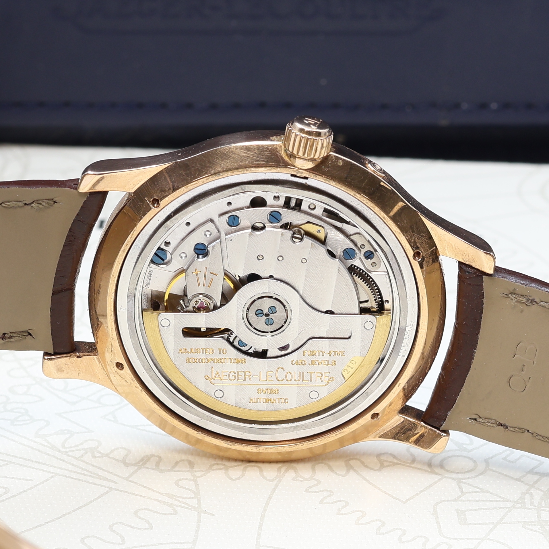 Detail g: Jaeger-LeCoultre Master Control Herrenarmbanduhr in RG 750/000 Referenz 140.2.93, Schweiz verk. lt. beil. Pap. 03/1998, Automatik, orig. Lederband m. ...