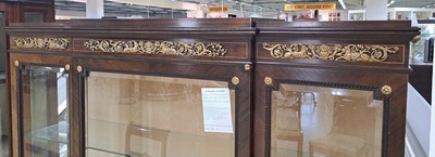 27104546c - Vitrine im Louis-Seize-Stil, um 1900, Mahagonifurnier, feine Bandeinlagen, in den ...