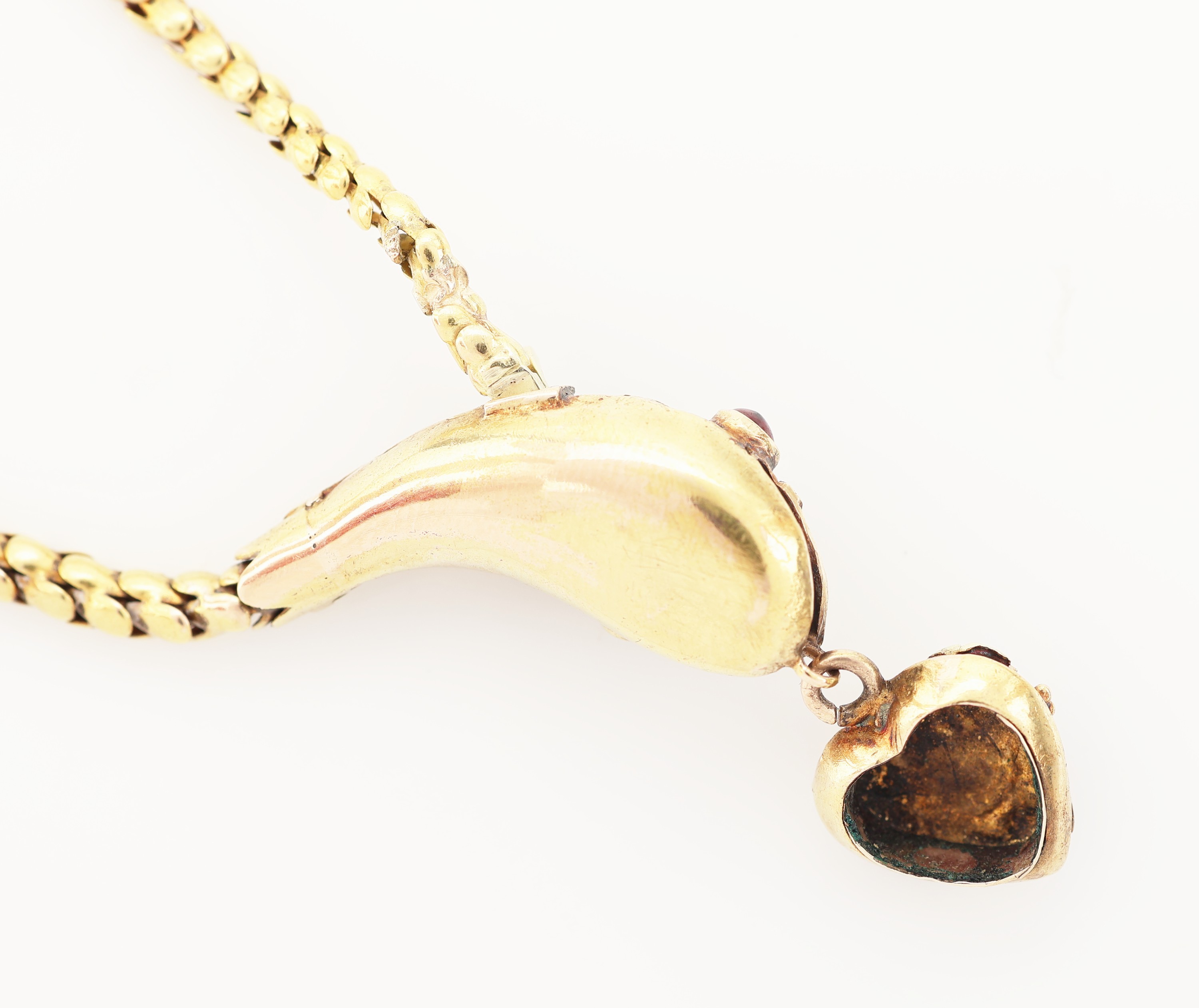 Detail c: 14 kt Gold Türkis-Schlangencollier, um 1860, GG 585/000 gepr., Mittelteil in Form eines Schlangenkopfes, bewegl. herzf. Abhängung, ...
