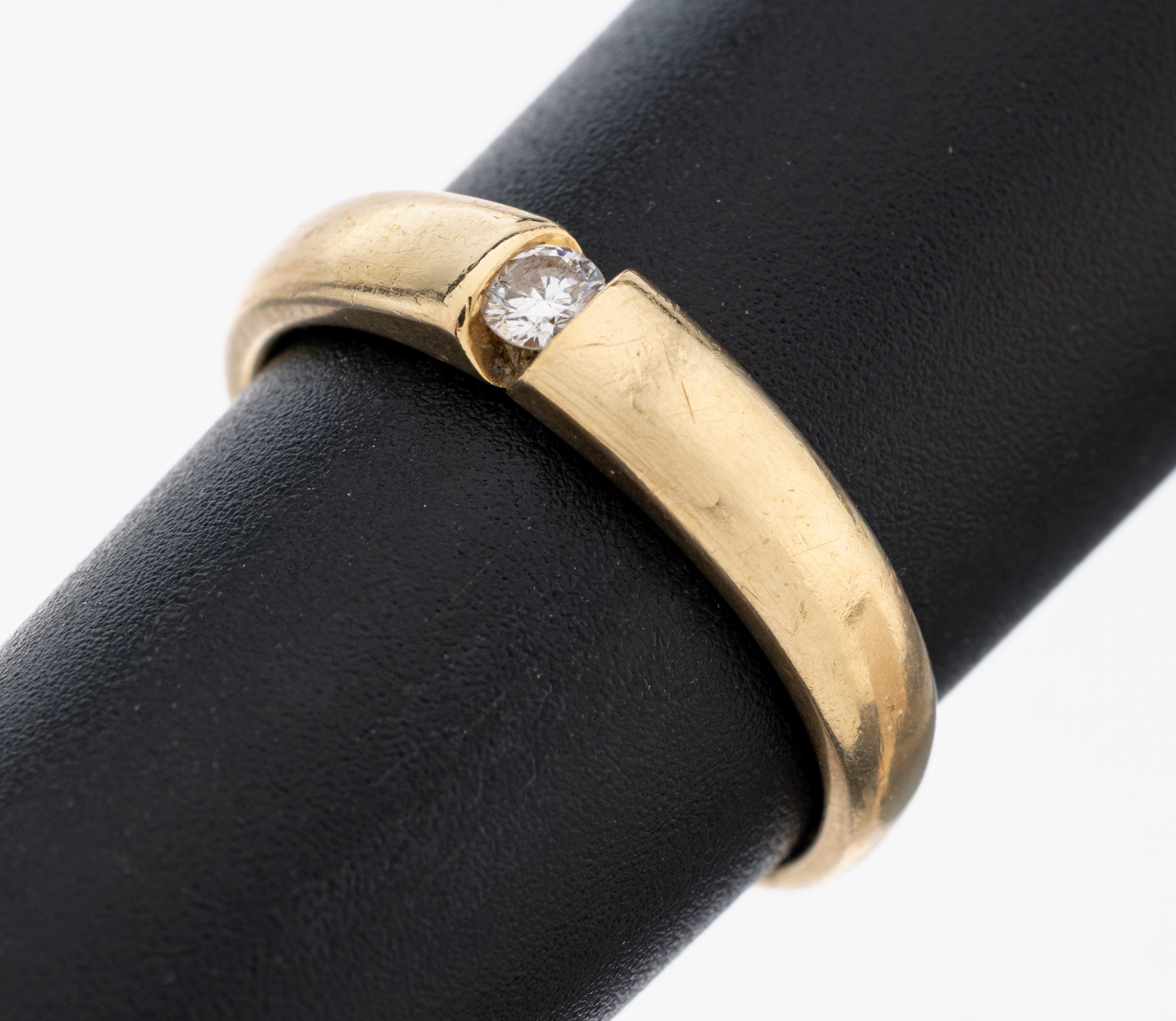 Image 27104792 - 14 kt Gold Brillant-Ring, GG 585/000, Spannringoptik, Brillant ca. 0.10 ct (grav.) ...