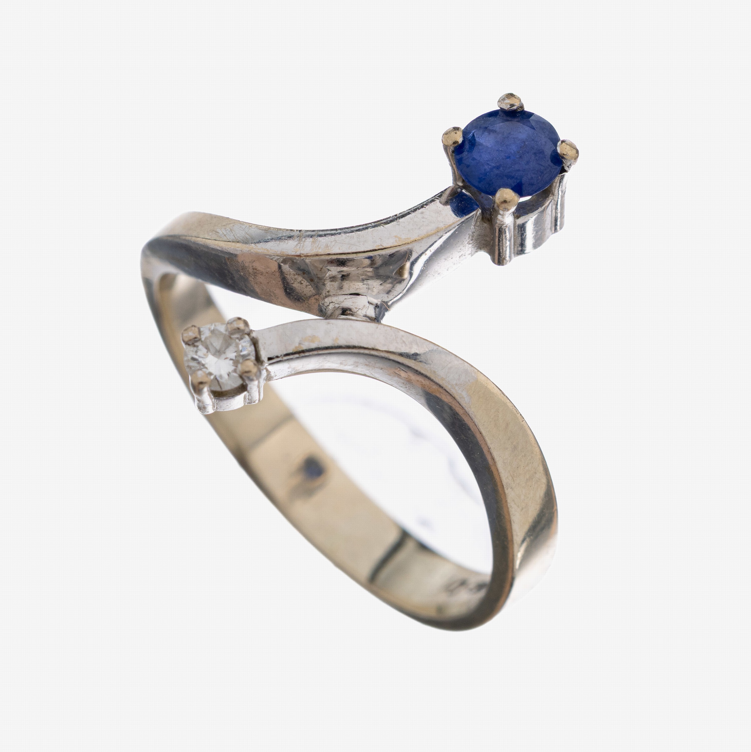 Image 27104846 - 14 kt Gold Saphir-Brillant-Ring, WG 585/000, gegenläufig gearbeitet, rundfacett. ...