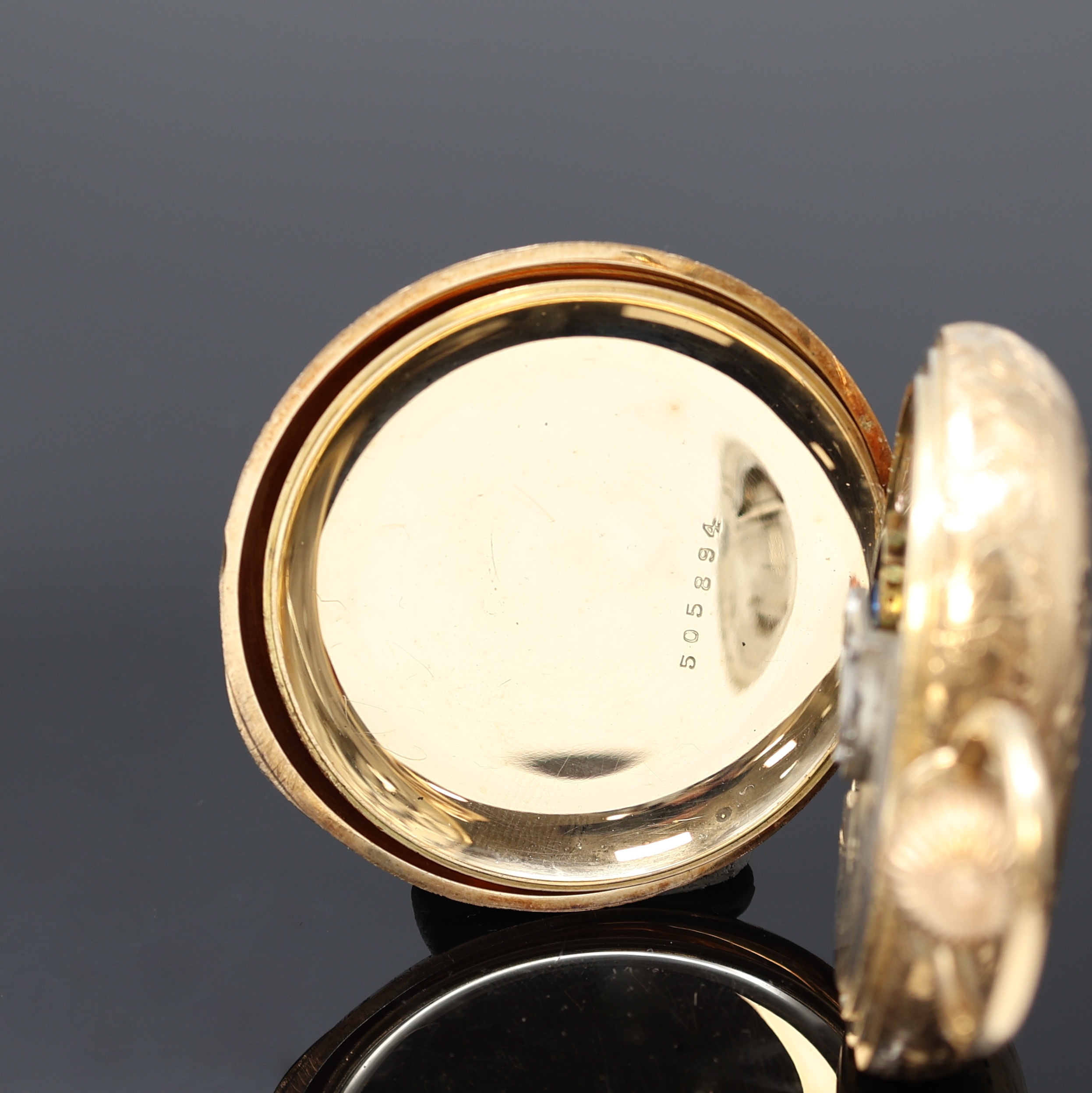 Detail f: WALTHAM/P.S. BARTLETT schwere Savonette Herrentaschenuhr in RG 585/000, USA um 1890, aufw. guill. und floral graviertes 3-Deckel Goldgehäuse, ...