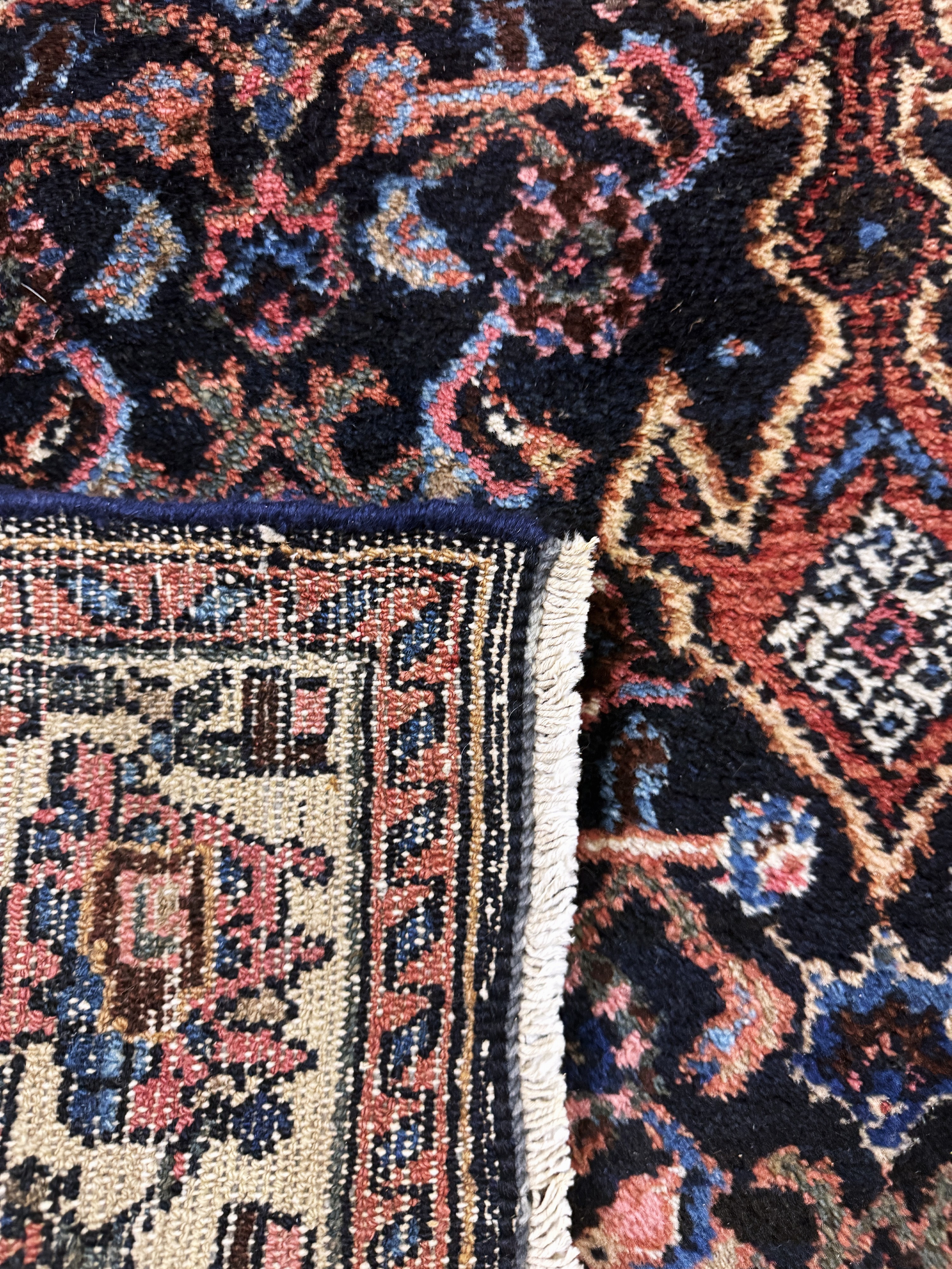 Detail h: Shahsawan, Persien, Mitte 20.Jhd, Wolle aufBaumwolle, ca. 500 x 113 cm, EHZ: 2(restauriert).