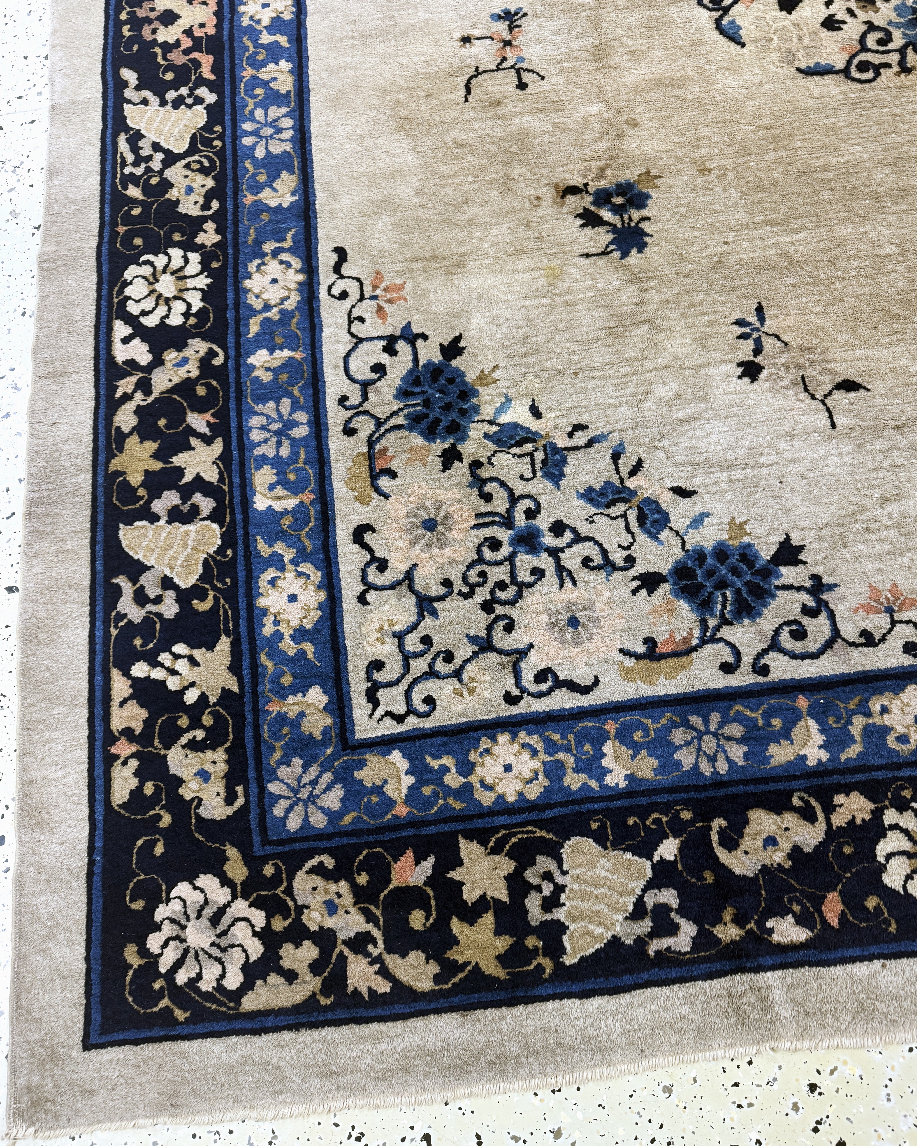 Detail b: Antiker Peking, China, um 1900, Wolle auf Baumwolle, ca. 290 x 250 cm, Reinigungsbedürftig, EHZ: 2-3