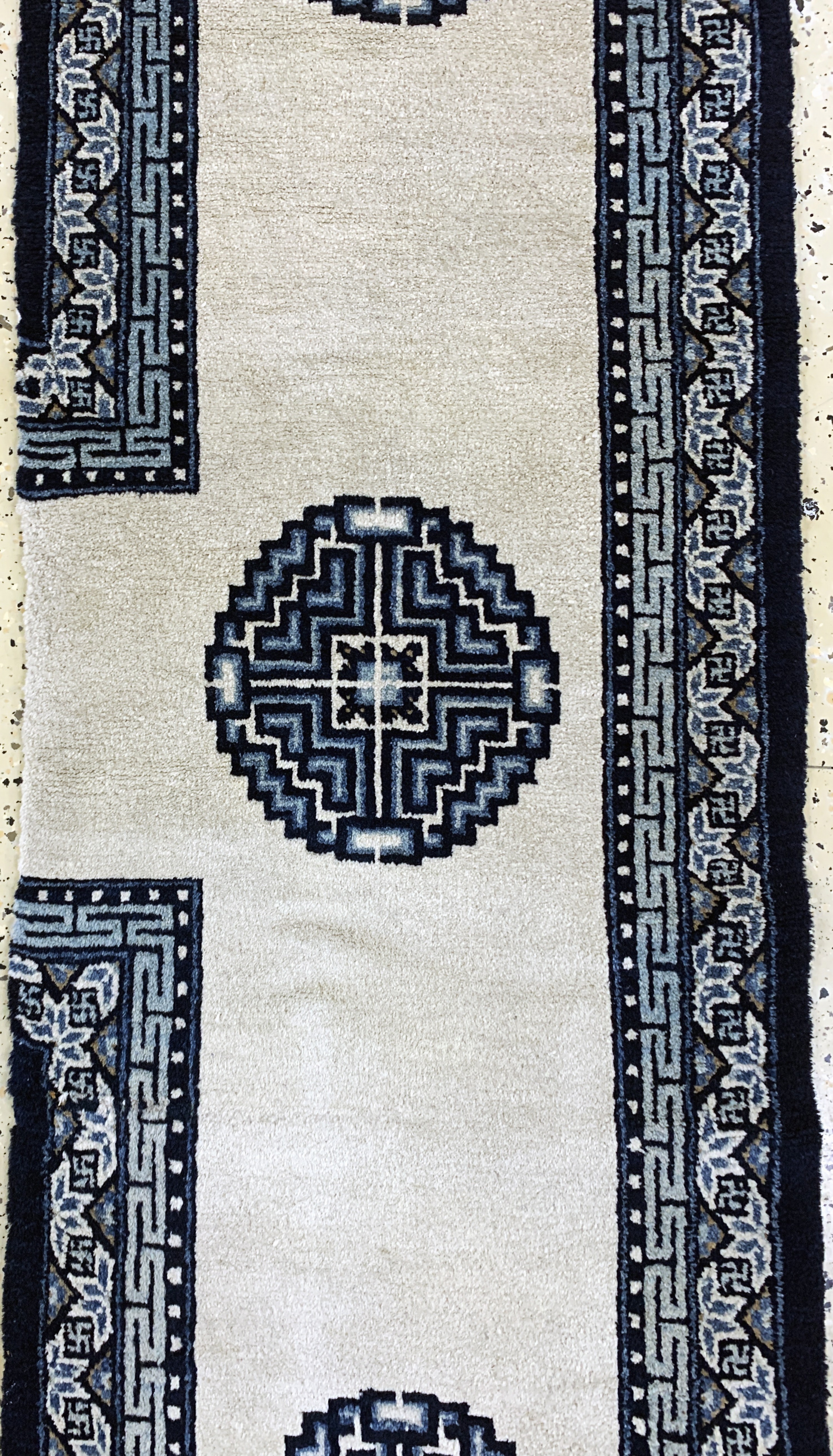Detail b: Peking alt, China, Anfang 20.Jhd, Wolle aufBaumwolle, ca. 260 x 62 cm, EHZ: 2