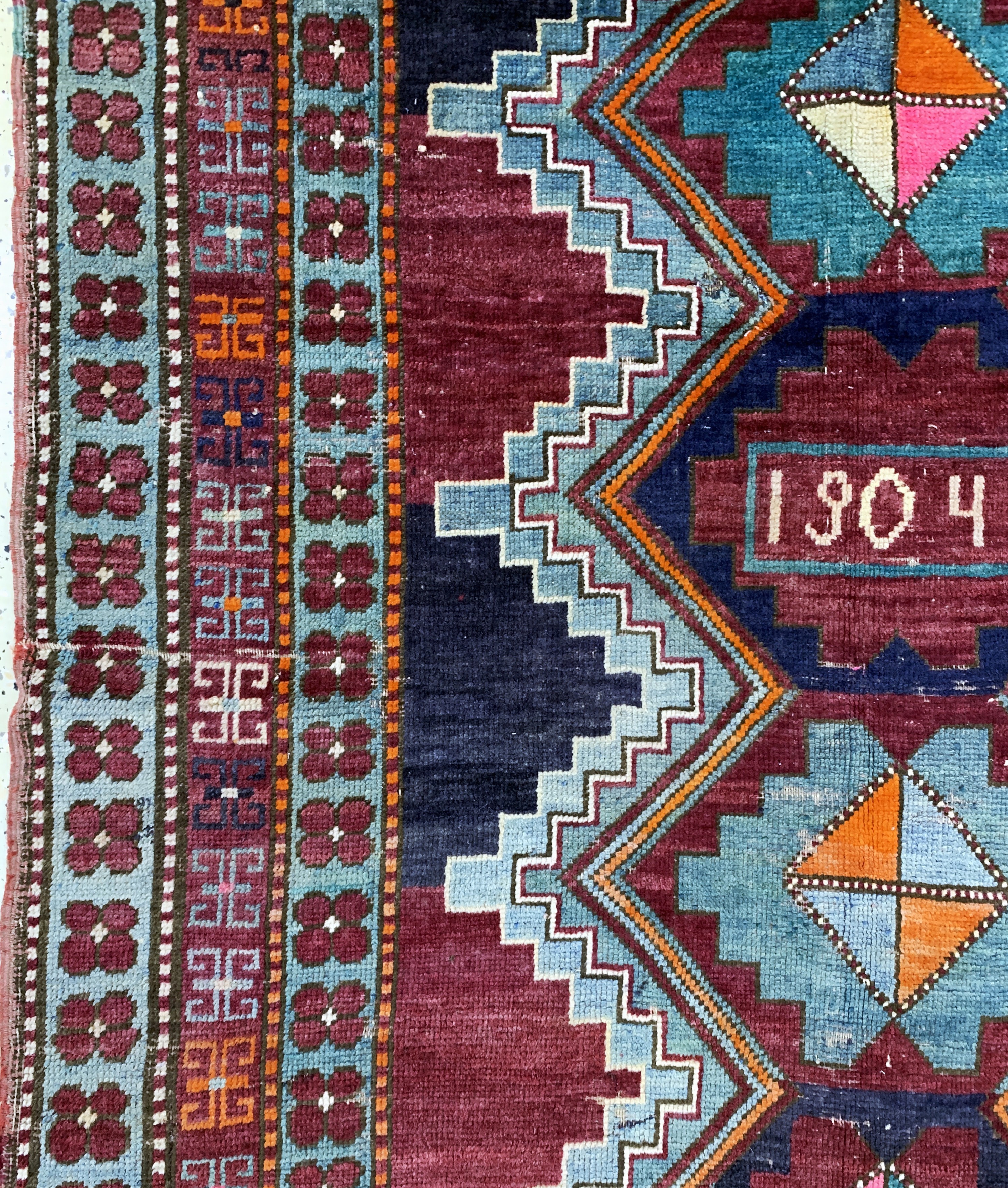 Detail d: Karabagh Kazak antik, Kaukasus, datiert 1904, Wolle auf Wolle, ca. 240 x 148 cm, EHZ: 4