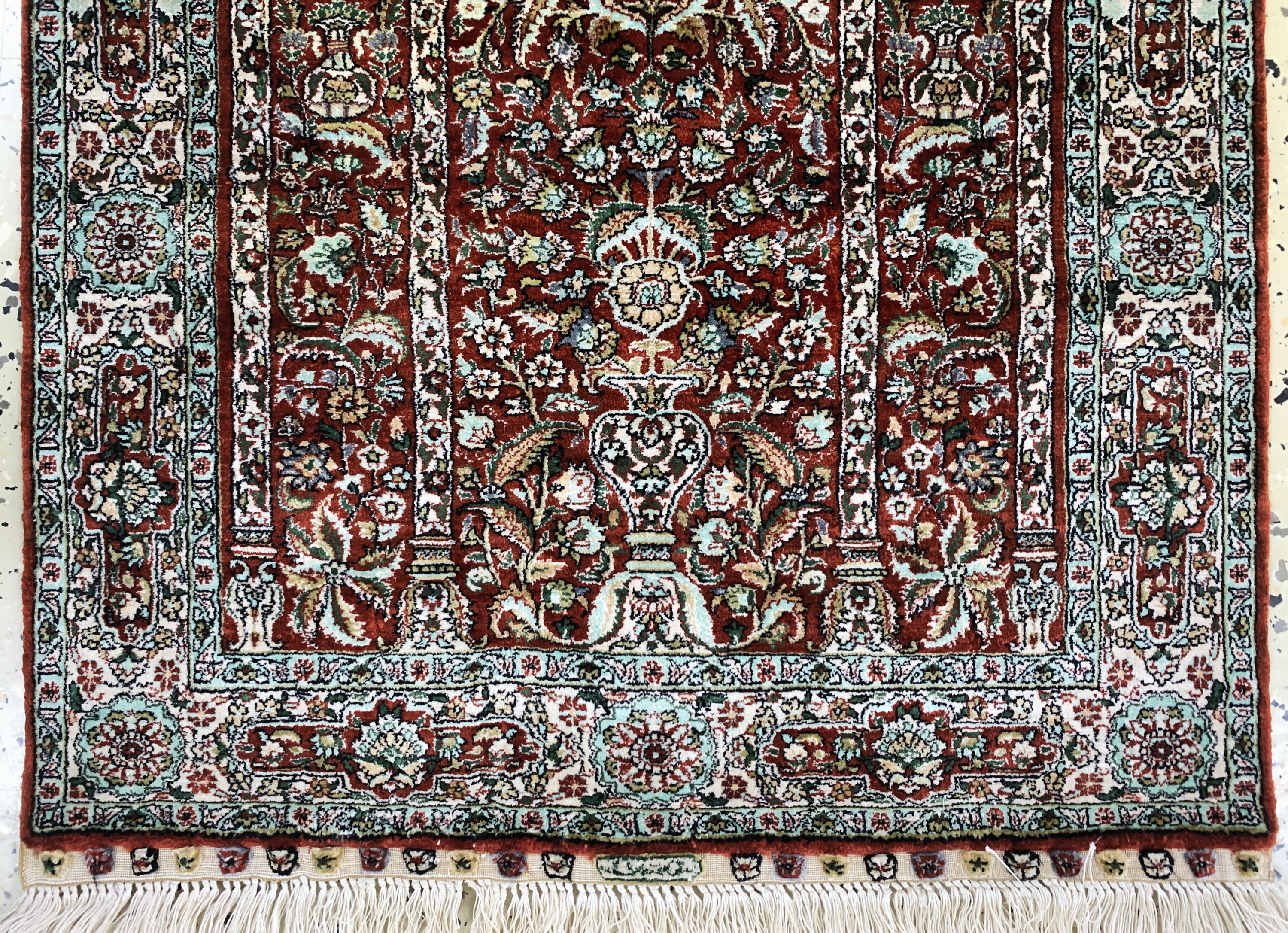 Detail b: Hereke Seide fein, China, Ende 20.Jhd, reine Naturseide, ca. 95 x 62 cm, ca. 1,0 Mio.Kn/qm, EHZ: 1-2