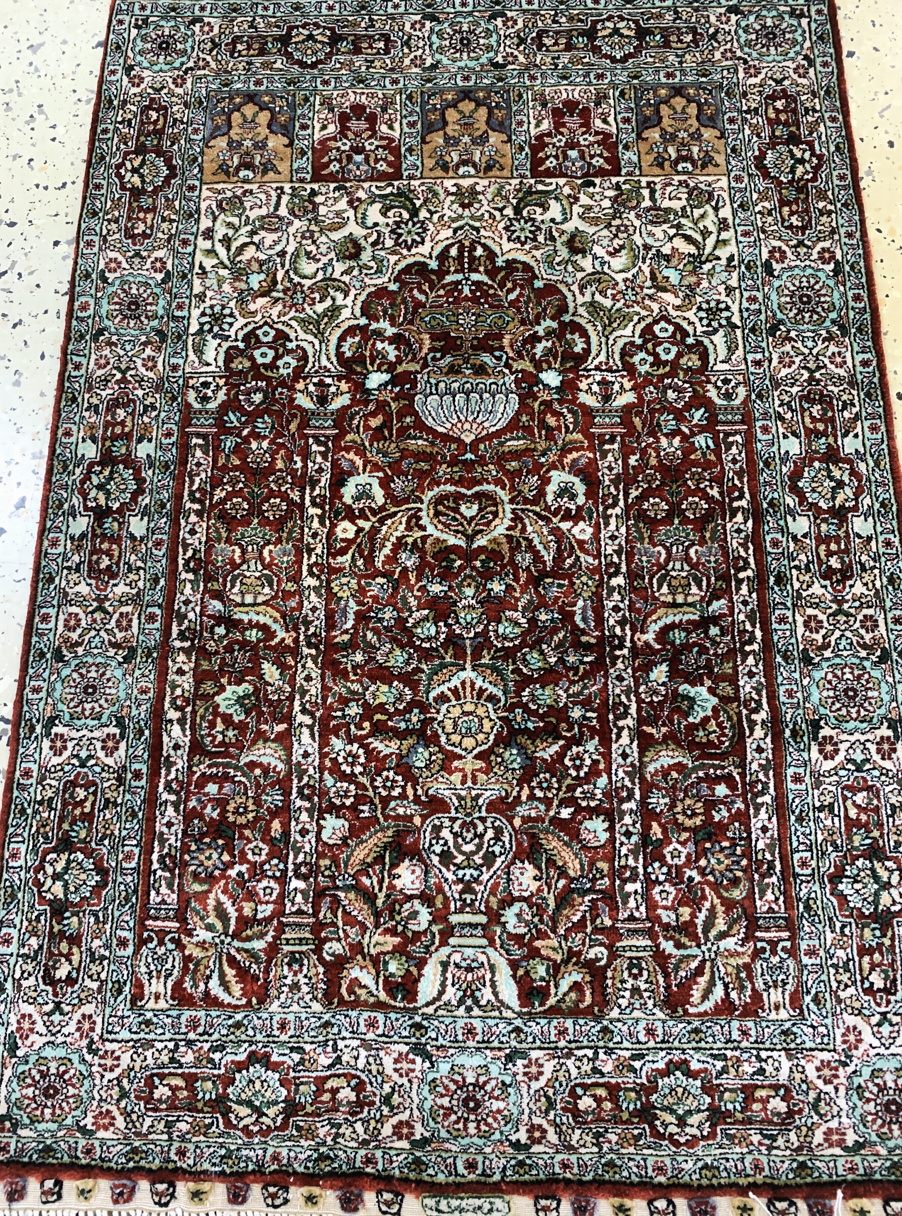 Detail c: Hereke Seide fein, China, Ende 20.Jhd, reine Naturseide, ca. 95 x 62 cm, ca. 1,0 Mio.Kn/qm, EHZ: 1-2
