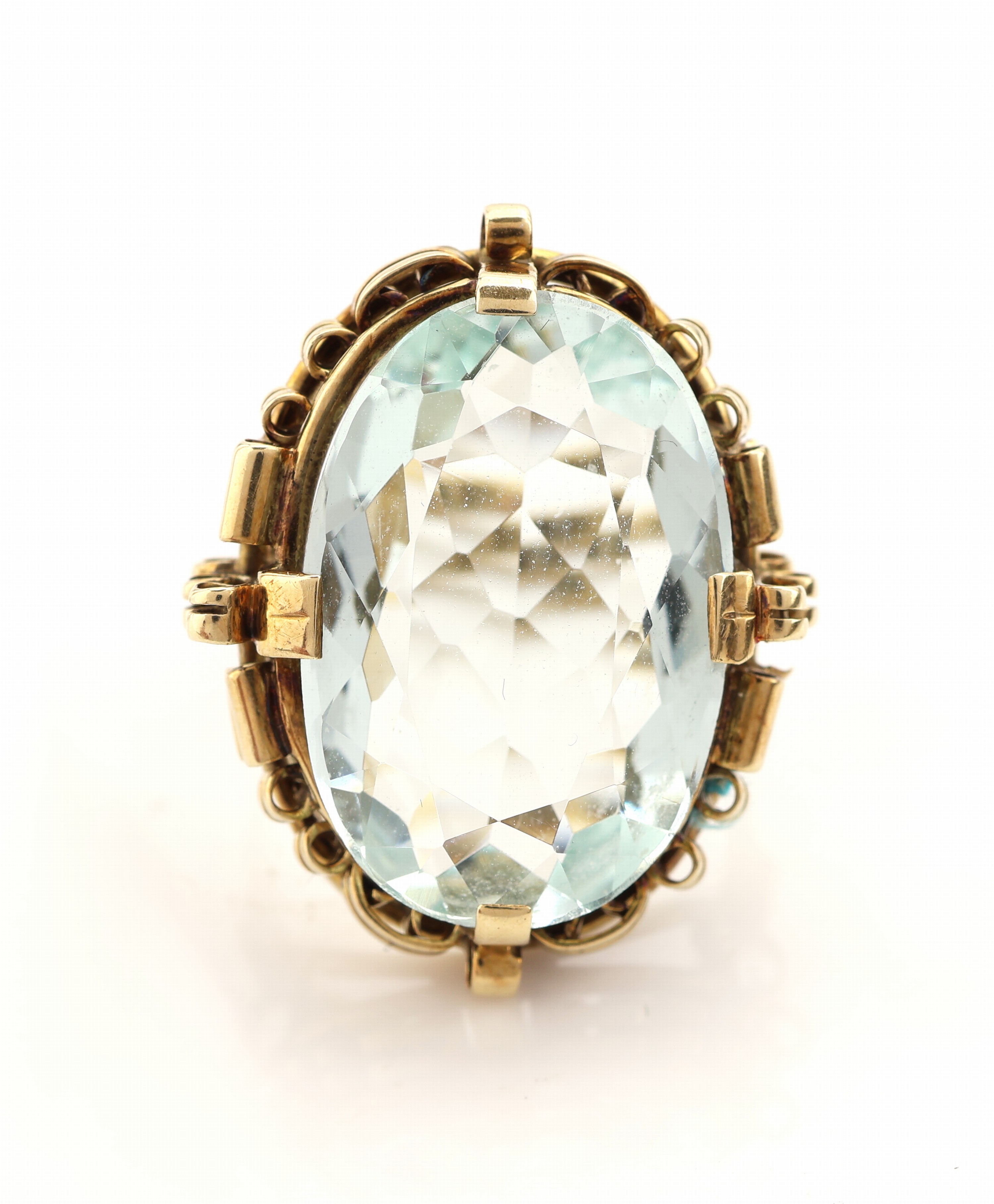 Detail a: 14 kt Gold Aquamarin-Ring, 1950er Jahre, GG585/000, architektonisches Design, ovalfacett.Aquamarin ca. 12.0 ct, RW 50.5, ca. 7.9 g, Meistermarke ...
