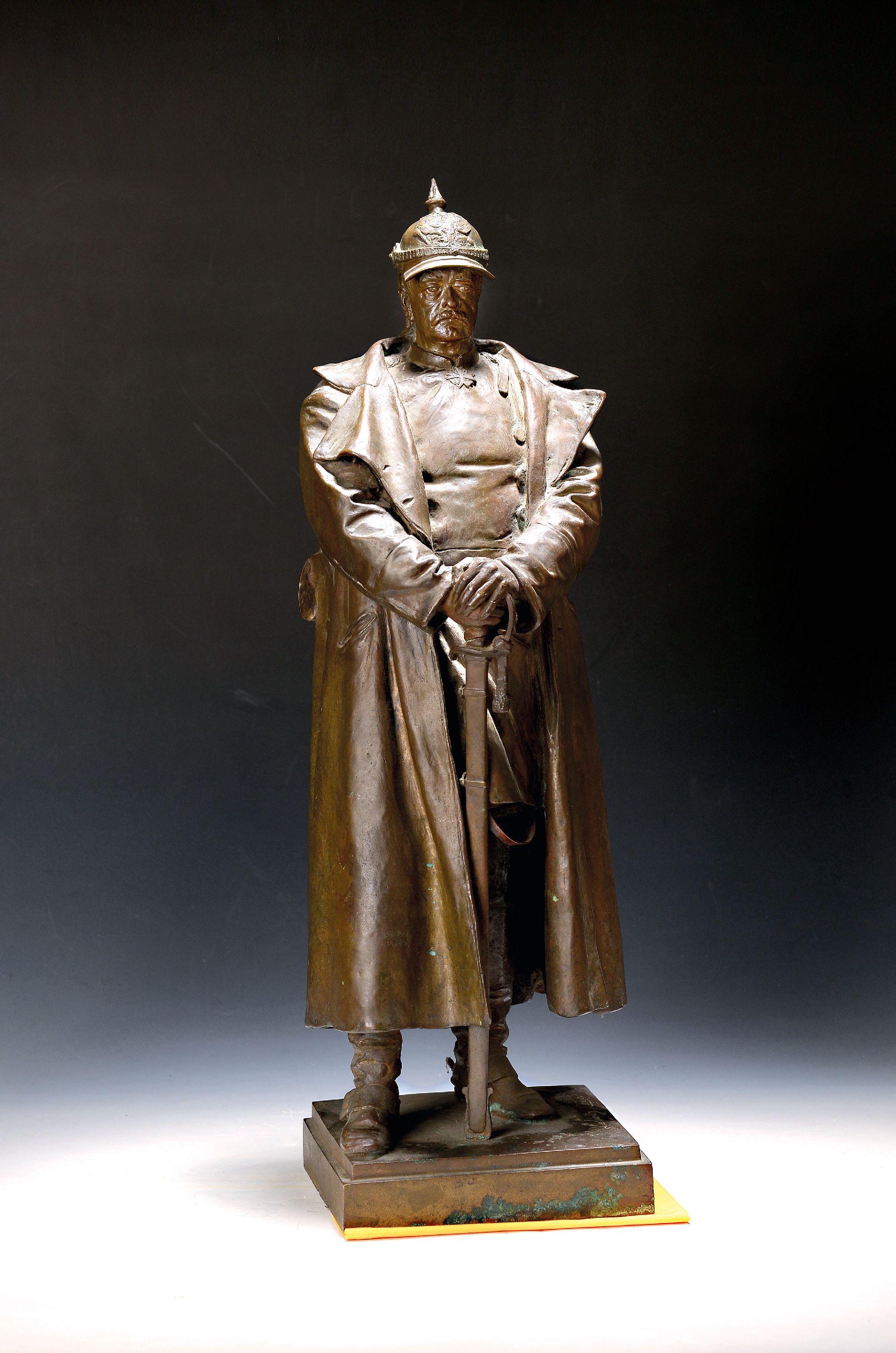 Image 27107323 - Ludwig Cauer, 1866-1947 Bad Kreuznach, großes Standbild des Otto von Bismarck, Bronze ...