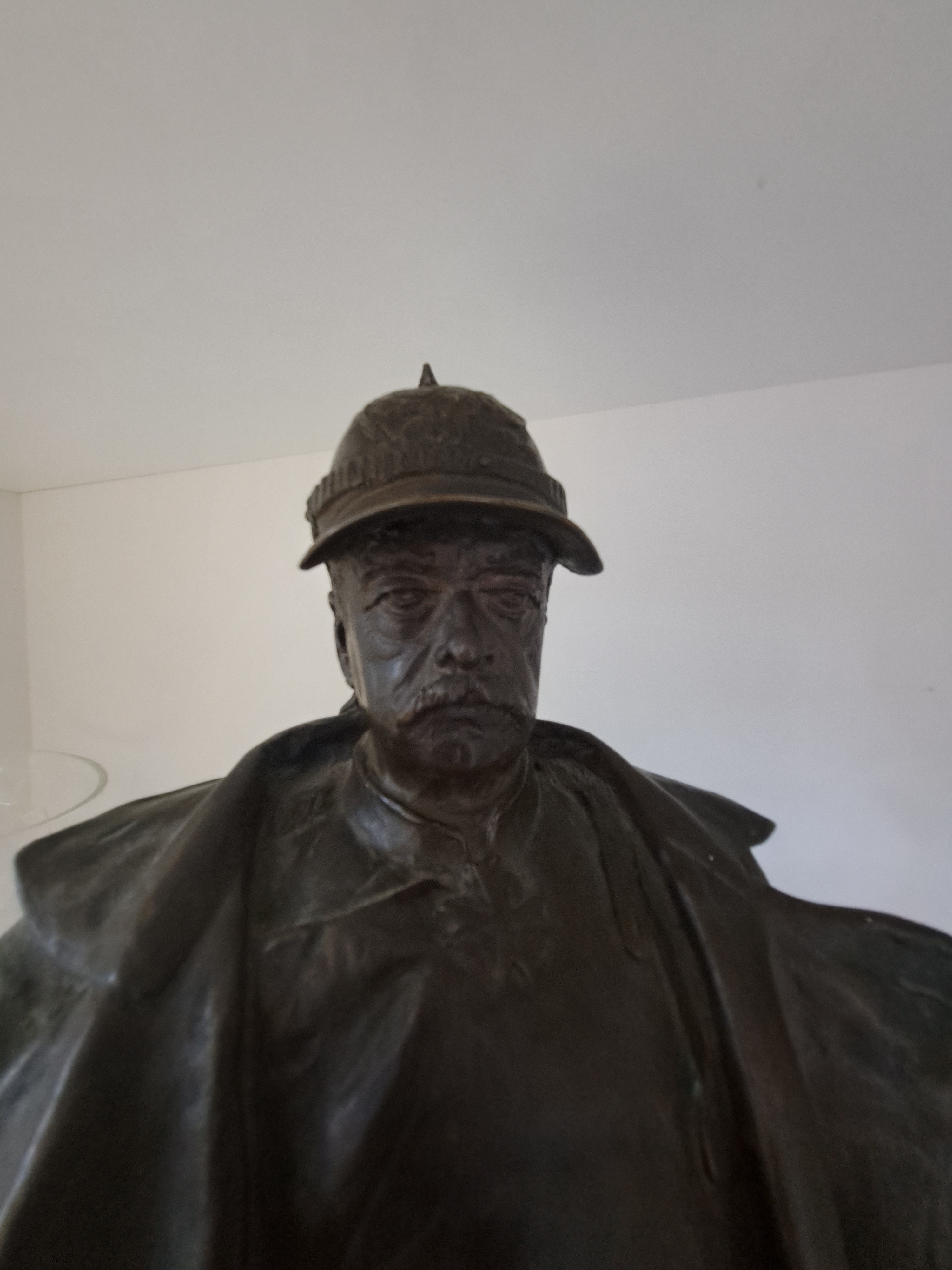Detail c: Ludwig Cauer, 1866-1947 Bad Kreuznach, großes Standbild des Otto von Bismarck, Bronze patiniert, Guss v. H. Noack, Friedenau- Berlin, vgl. Standbild ...