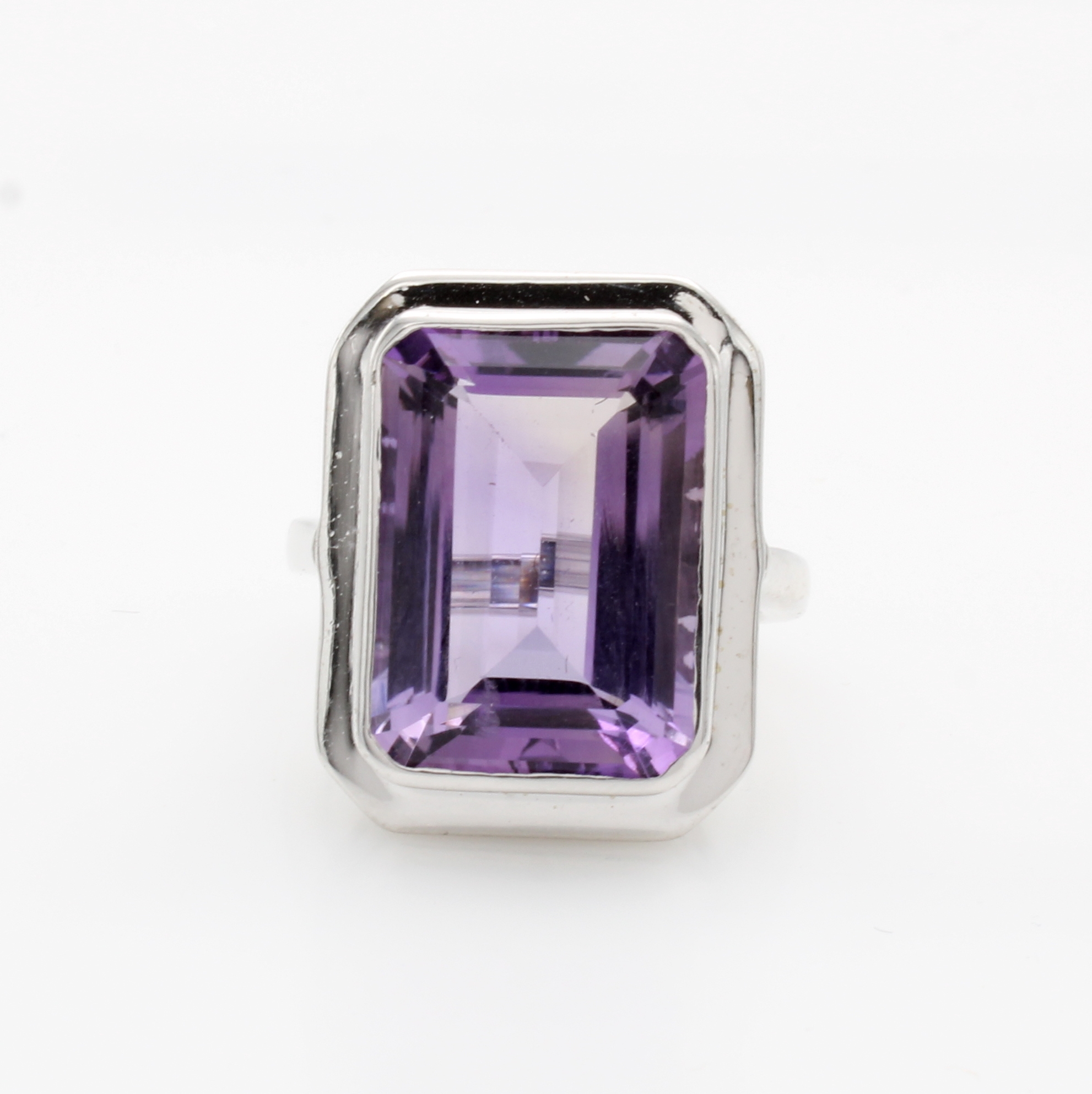 Image 27107765 - Ring mit Amethyst, 925er Silber, m. Unter- kaderung, achteck. Amethyst in glatter ...