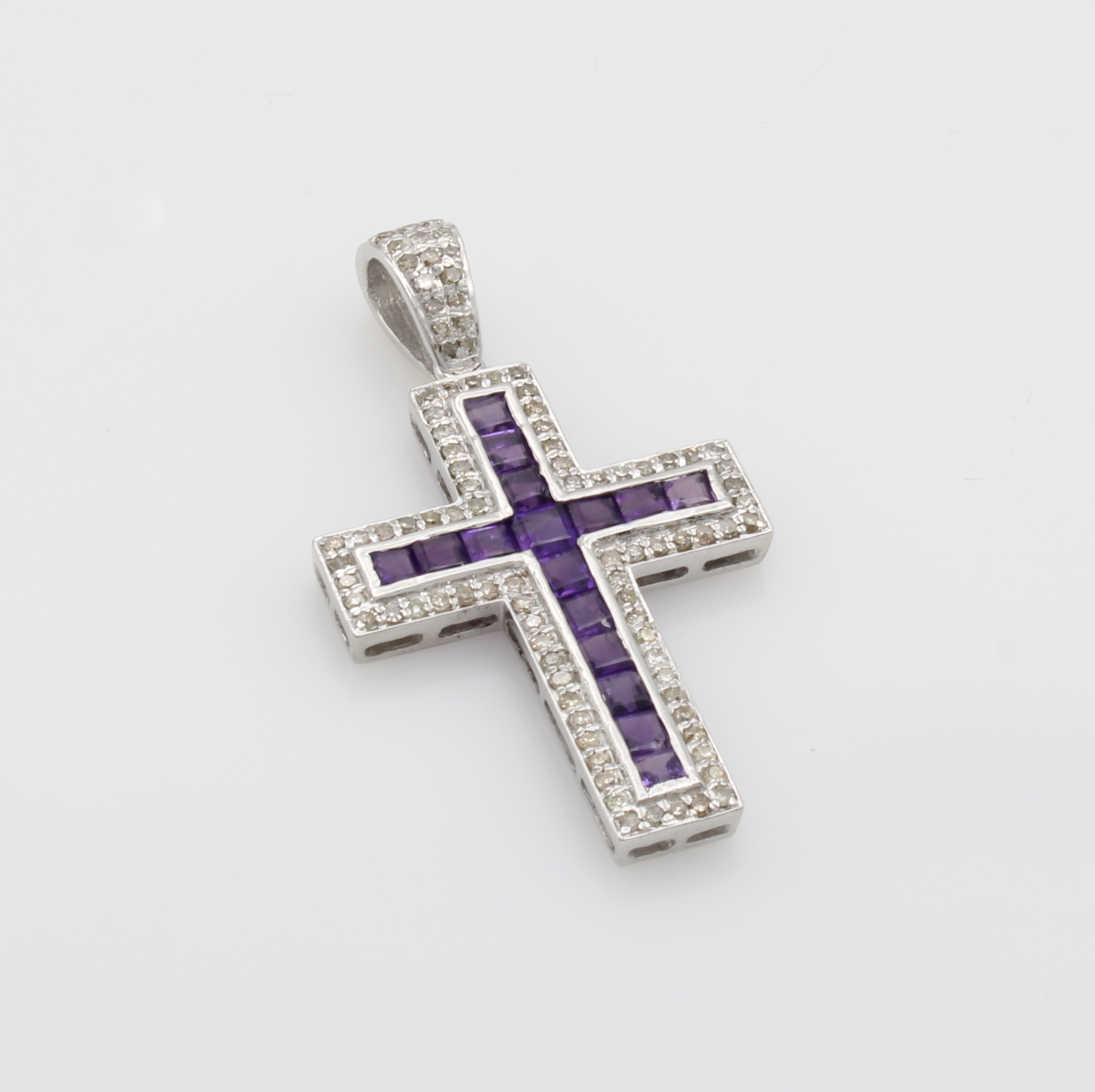 Image 27107780 - Kreuzanhänger mit Amethysten und Diamanten, 925er Silber, Amethystcarrées zus. ca. ...