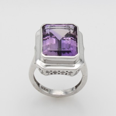 27107765a - Ring mit Amethyst, 925er Silber, m. Unter- kaderung, achteck. Amethyst in glatter ...
