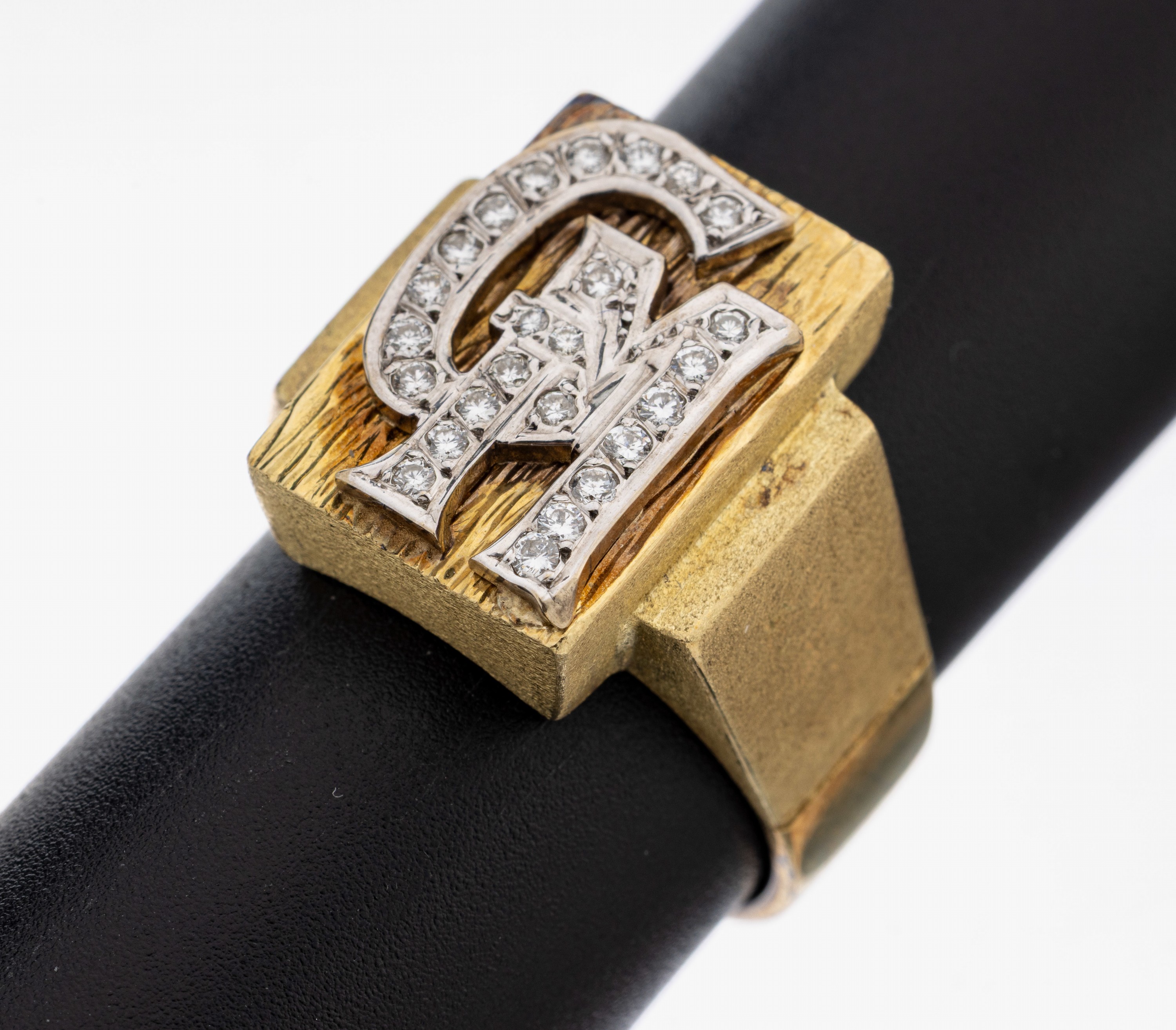 Image 27107868 - 14 kt Gold Brillant-Ring, GG/WG 585/000, schwere Verarbeitung, aufgelegtes Monogramm ...