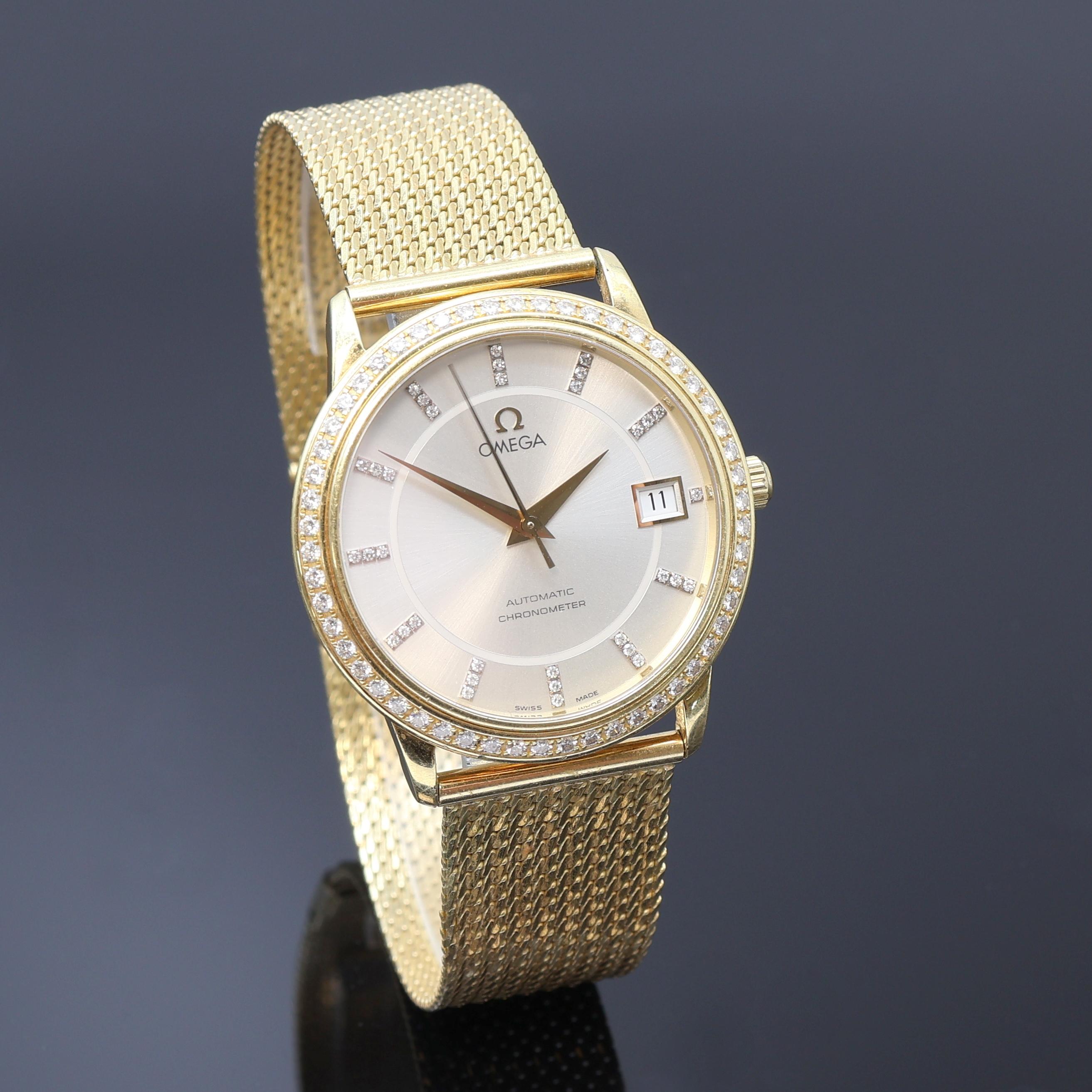 Detail b: OMEGA Chronometer Armbanduhr mit Diamanten in GG 750/000 Referenz 268.1050/468.1050, Schweiz um 1995, Automatik, Boden aufgedr., neutr. Goldband in ...