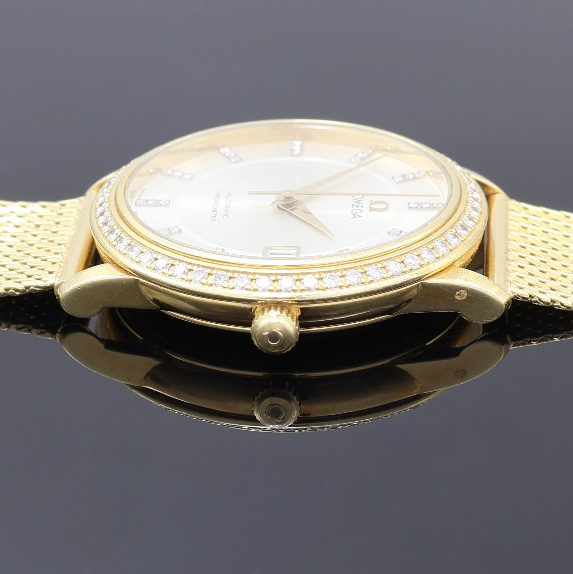 Detail d: OMEGA Chronometer Armbanduhr mit Diamanten in GG 750/000 Referenz 268.1050/468.1050, Schweiz um 1995, Automatik, Boden aufgedr., neutr. Goldband in ...