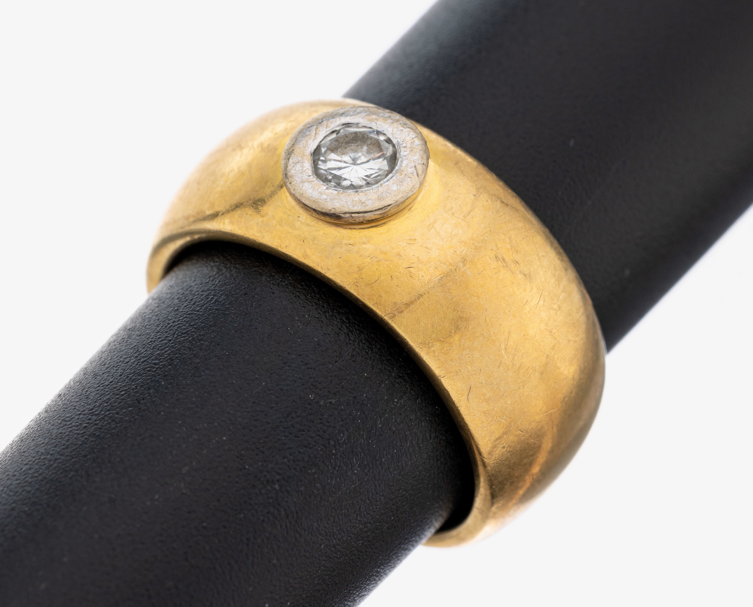 Image 27107878 - 18 kt Gold Brillant-Ring, GG/WG 750/000, inWG gefasster Brillant ca. 0.20 ct Weiß/si, ...