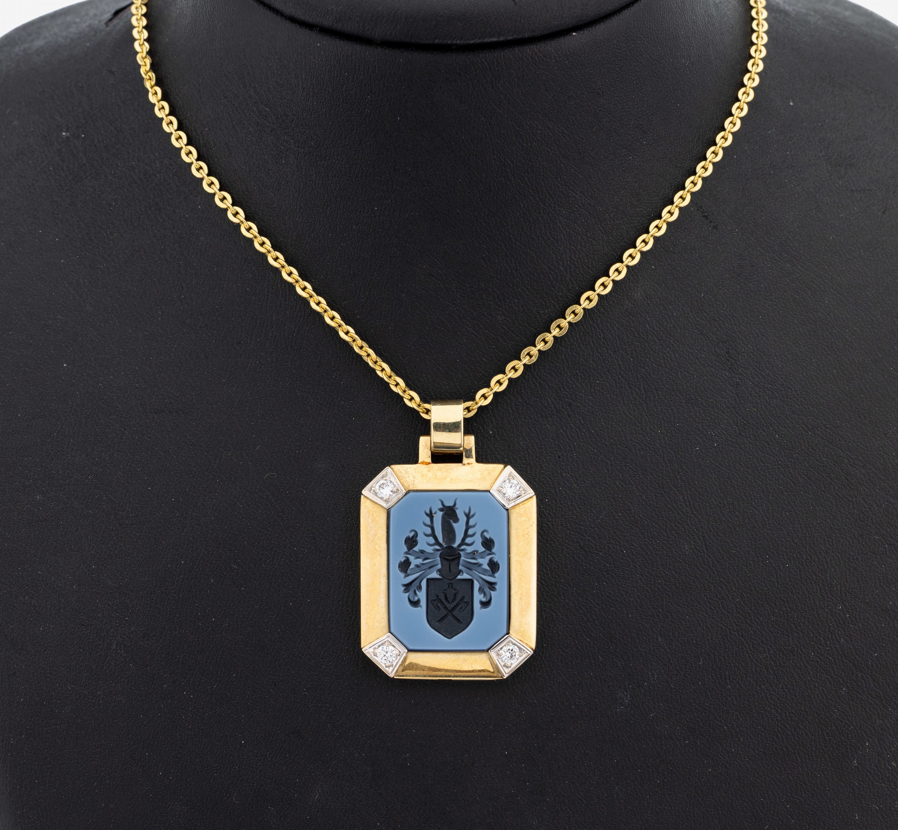 Image 27107880 - 14 kt Gold Achat-Brillant-Anhänger, GG/WG 585/000, mittig Lagenachat, Intaglio eines ...