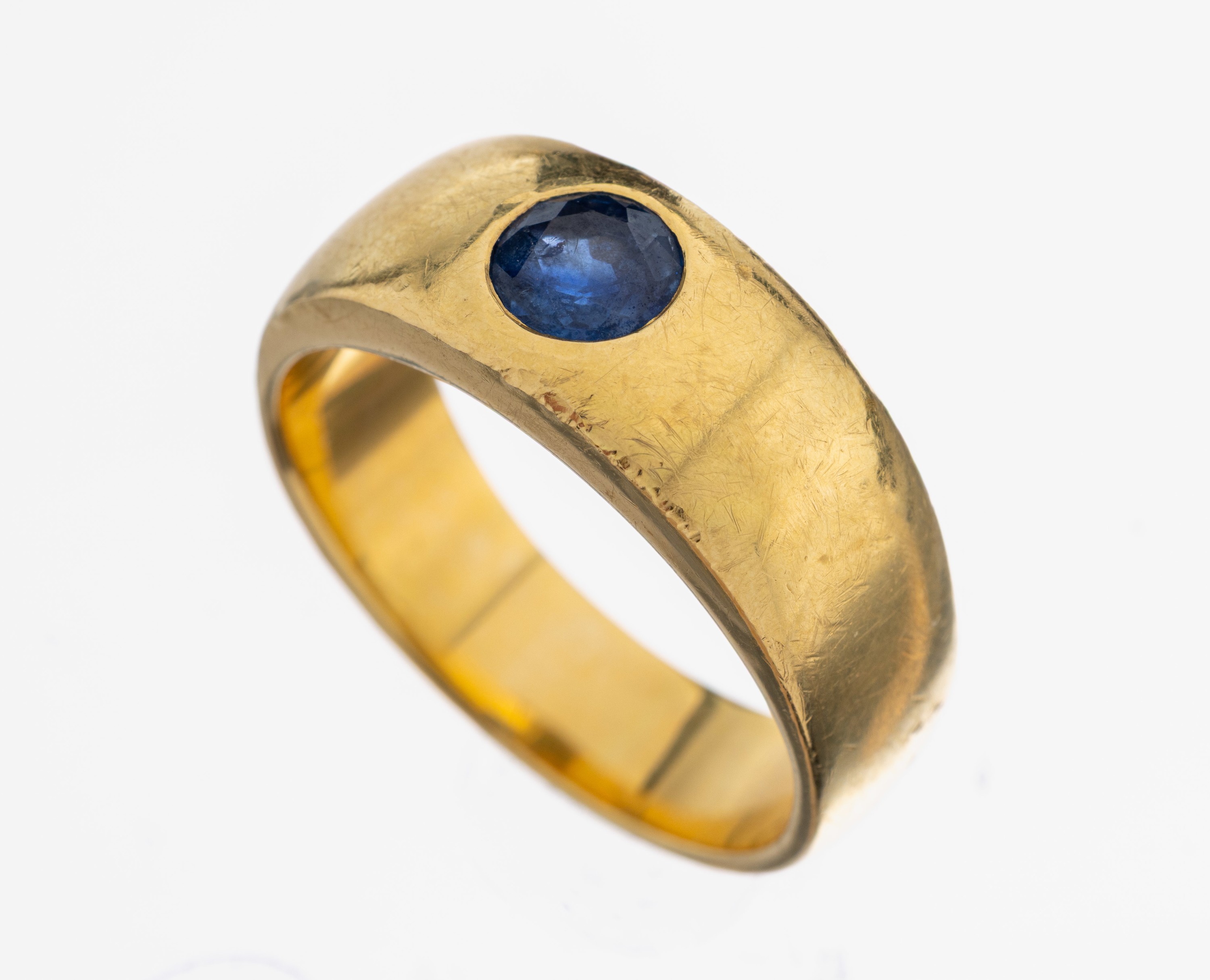 Image 27107891 - 18 kt Gold Saphir-Ring, GG 750/000, rundfacett. Saphir ca. 1.0 ct, RW 67, ca. 17.2g, ...