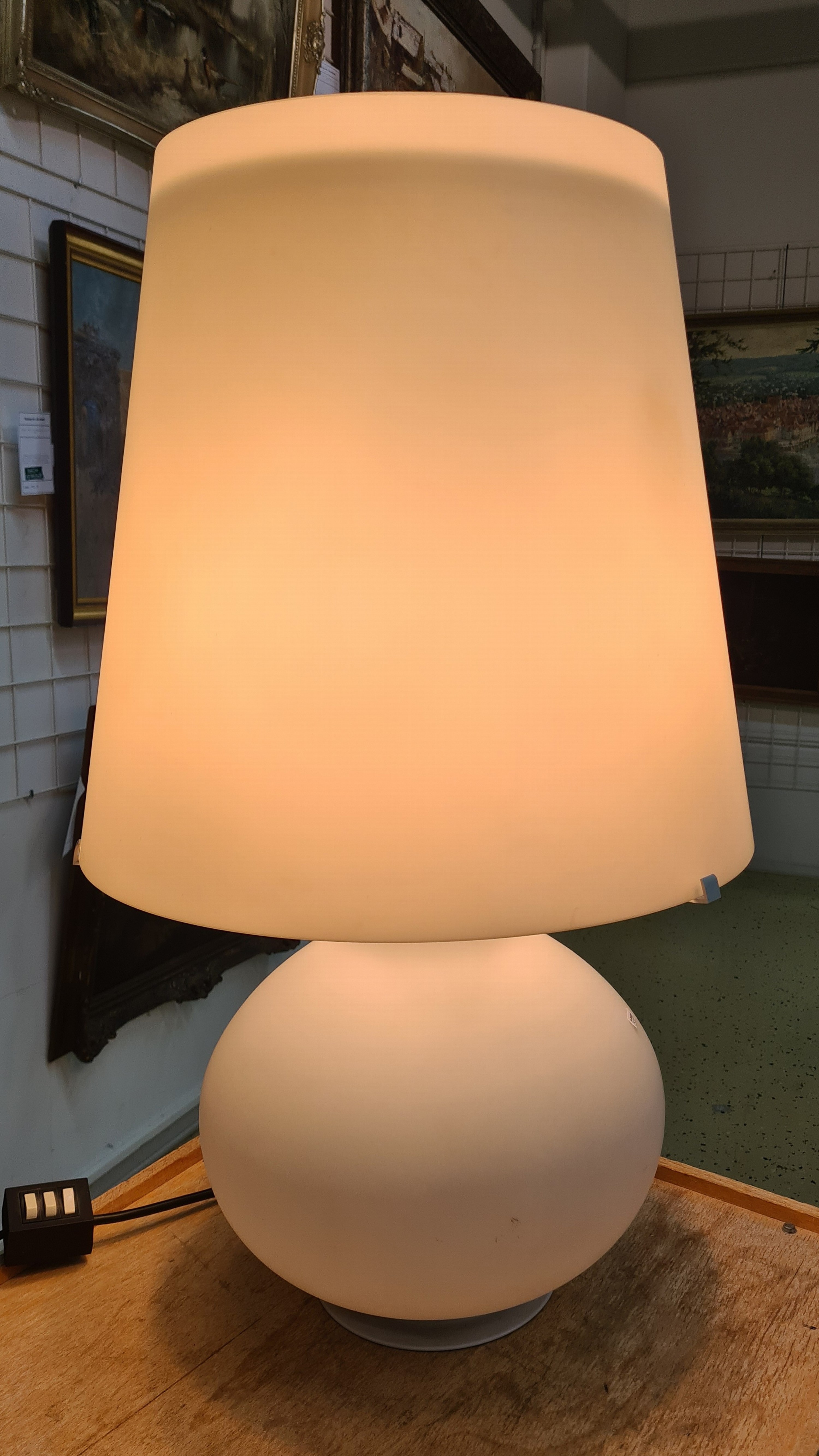 Detail b: Große 80cm Fontana Arte Lampe, Entwurf Max Ingrand, Milano Roma, wohl 70/80er Jahre, am Fuß gemarkt, mehrfach schaltbar, alte Elektrifizierung, ...