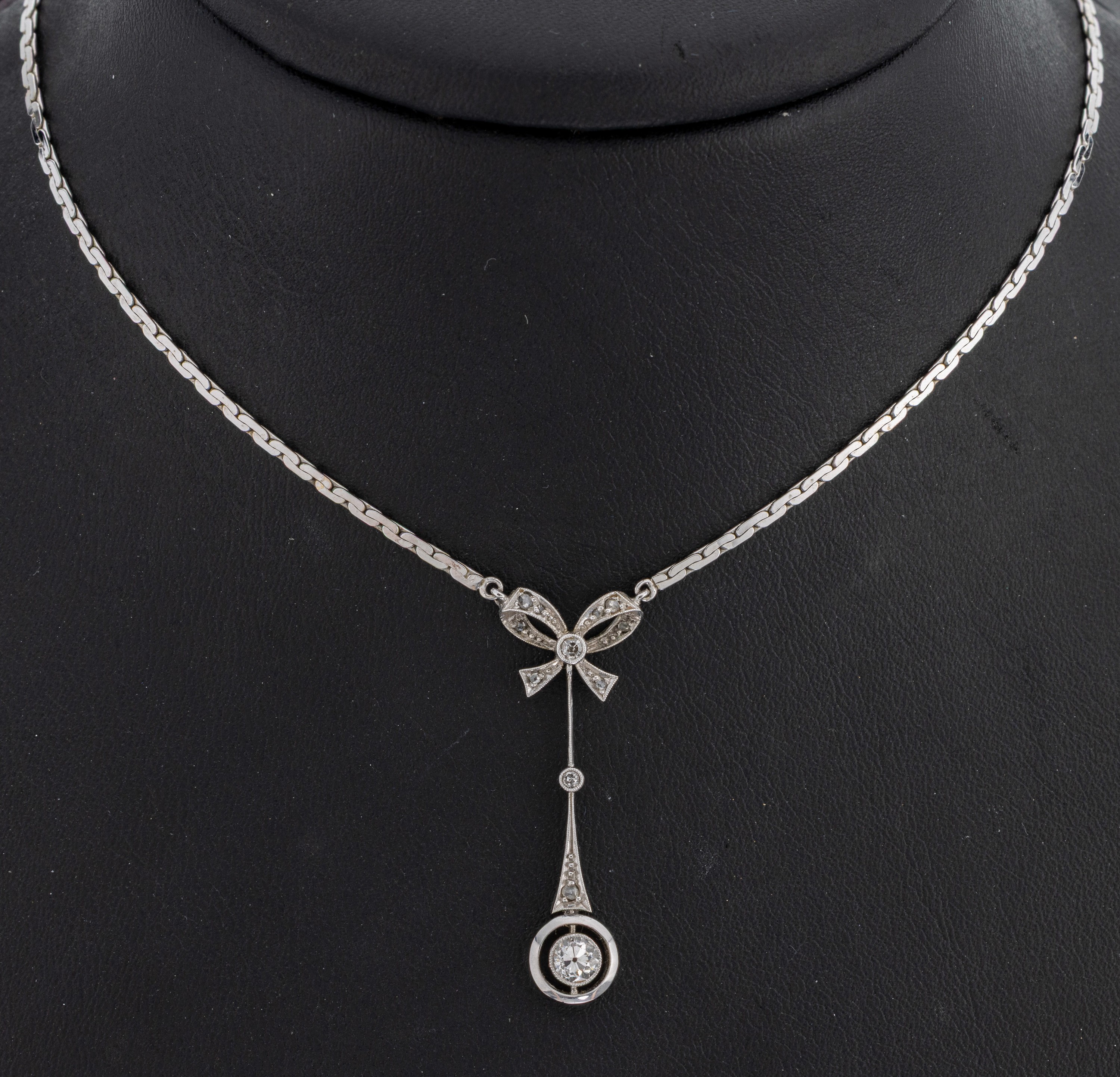 Image 27108246 - 14 kt Gold Diamant-Collier, WG 585/000, Mittelteil Platin um 1910, Schleife und ...