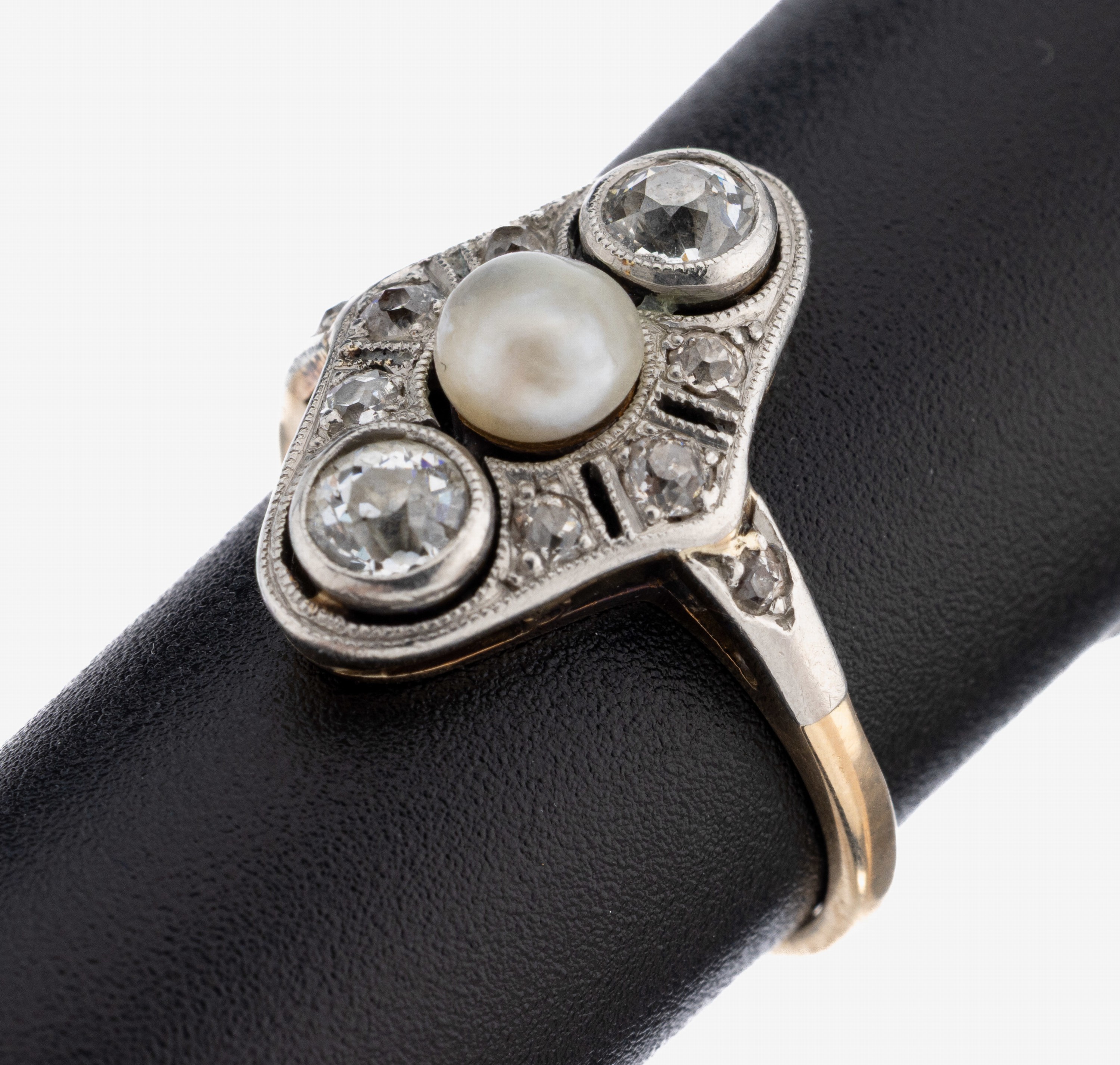 Image 27108248 - 14 kt Gold Art Deco Diamant-Perl-Ring, um 1920, GG 585/000, Ringkopf schauseitig ...