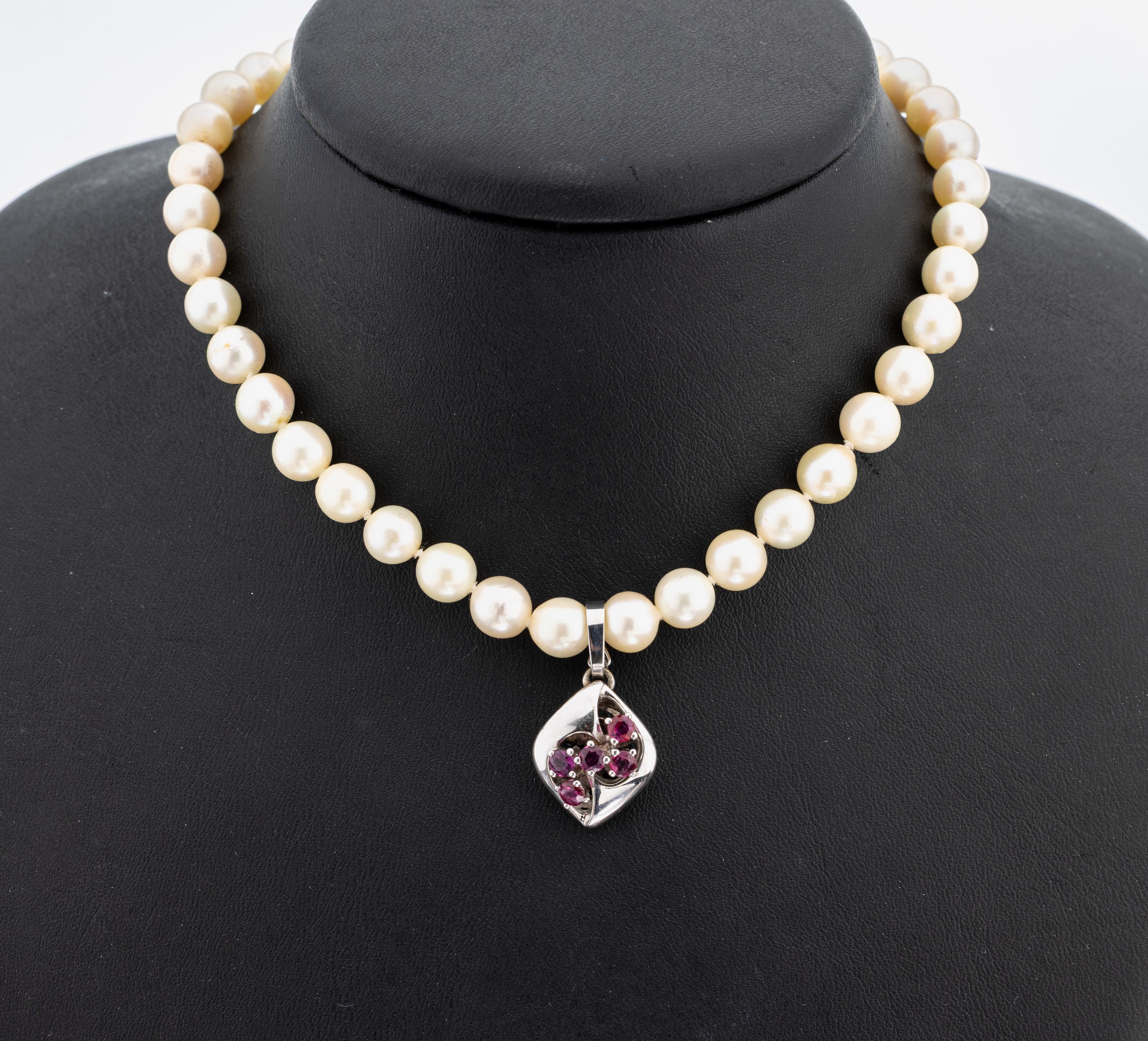 Image 27108252 - Perl-Collier mit 14 kt Gold Rubin- Clipanhänger, WG 585/000, endlos Akoyazuchtperlen, ...