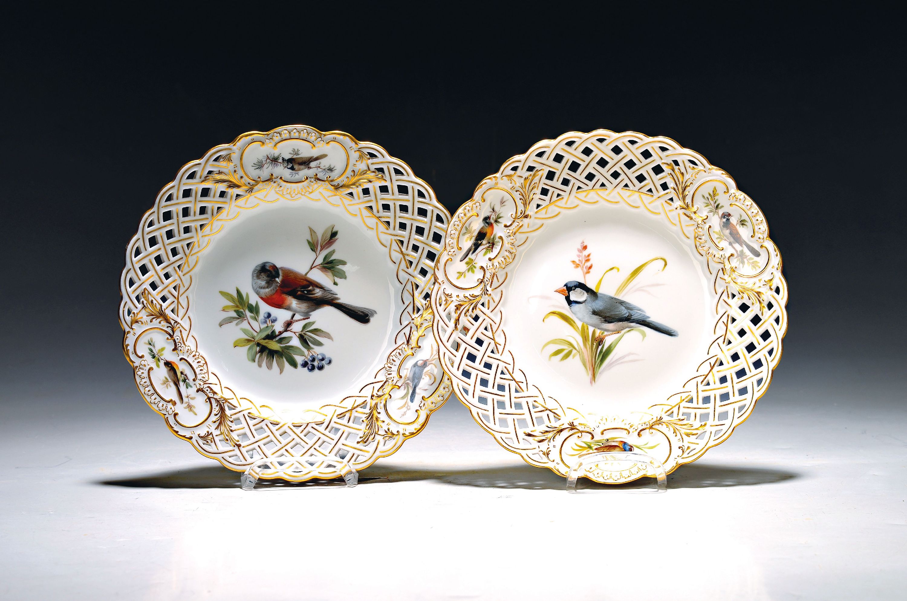 Image 27108273 - Paar Zierteller/Dessertteller, Meissen, um 1880/90, Porzellan, Wandung in ...
