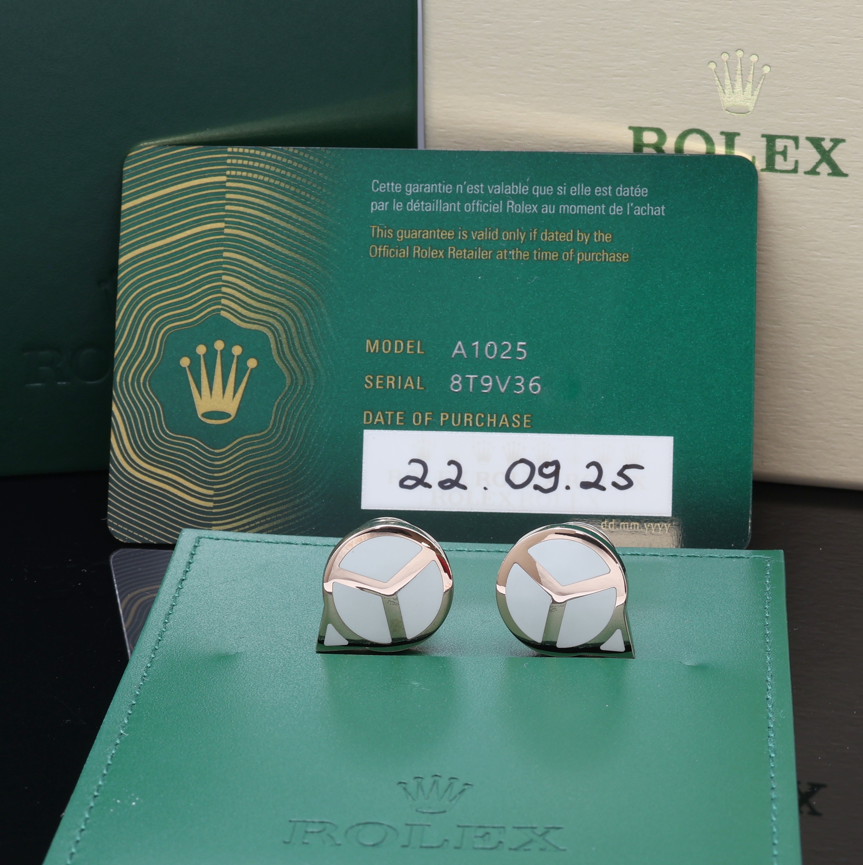 Image 27108279 - ROLEX Manschettenknöpfe in 18 Karat Everose- Gold Referenz A1025, Leuchtmasse, in ...