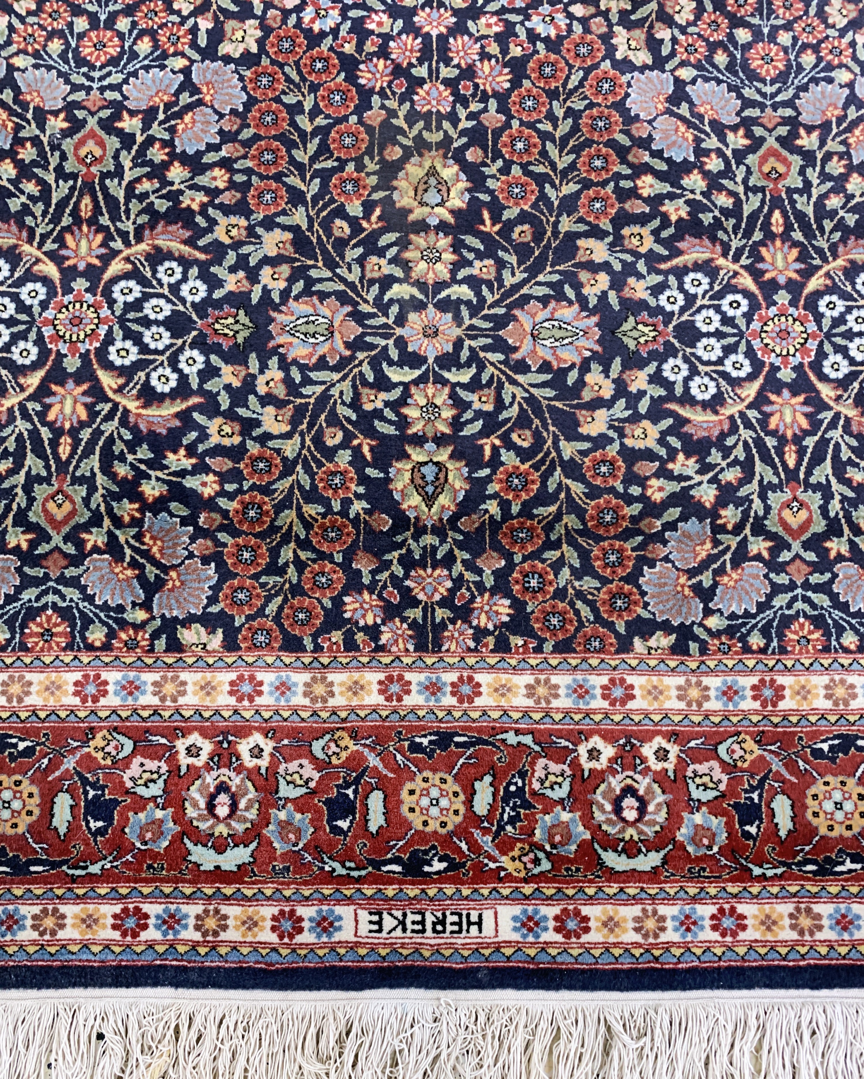 Detail g: Hereke fein signiert, Türkei, Mitte 20.Jhd,Wolle auf Baumwolle, ca. 340 x 230 cm, EHZ: 2