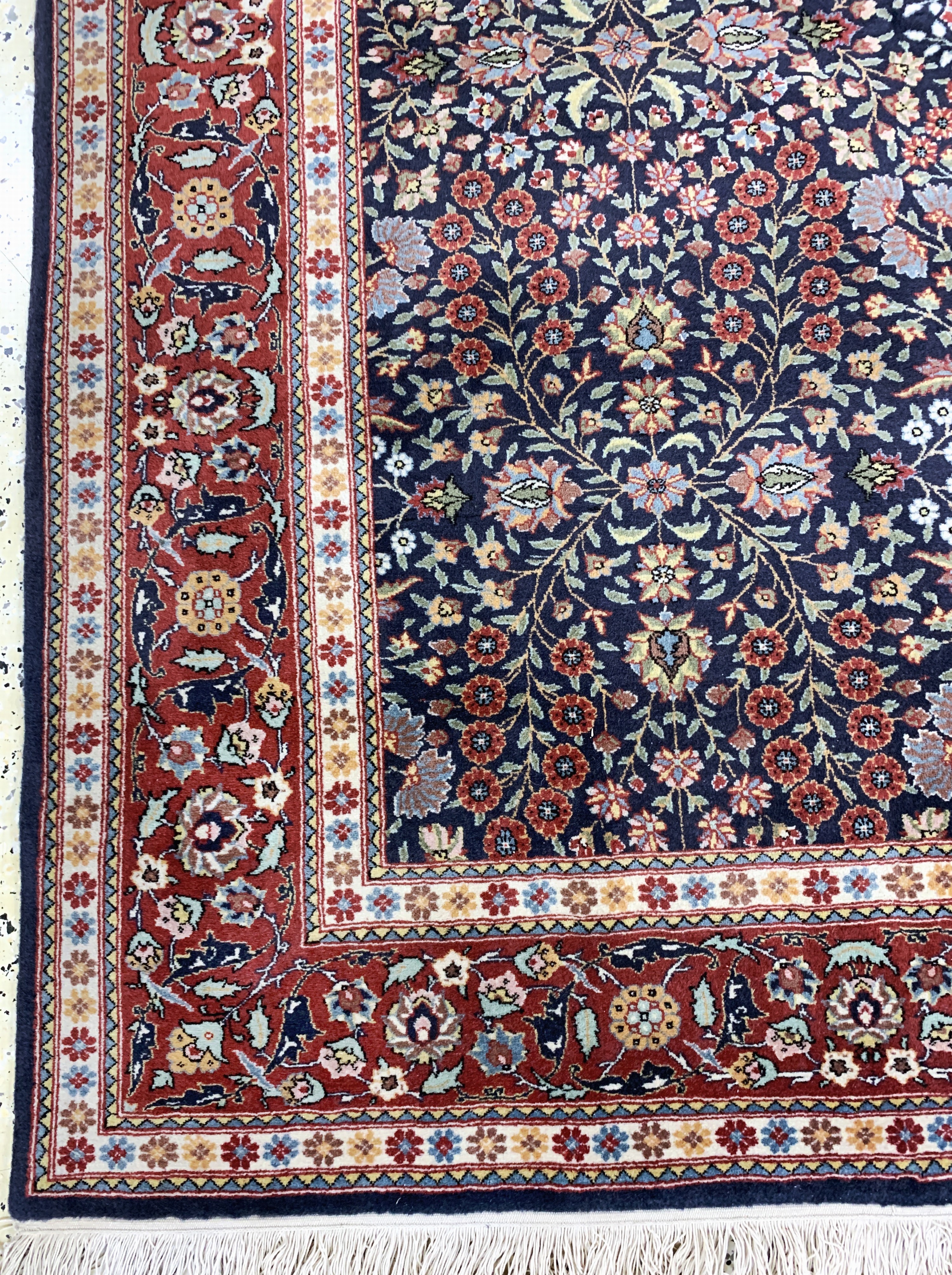 Detail h: Hereke fein signiert, Türkei, Mitte 20.Jhd,Wolle auf Baumwolle, ca. 340 x 230 cm, EHZ: 2