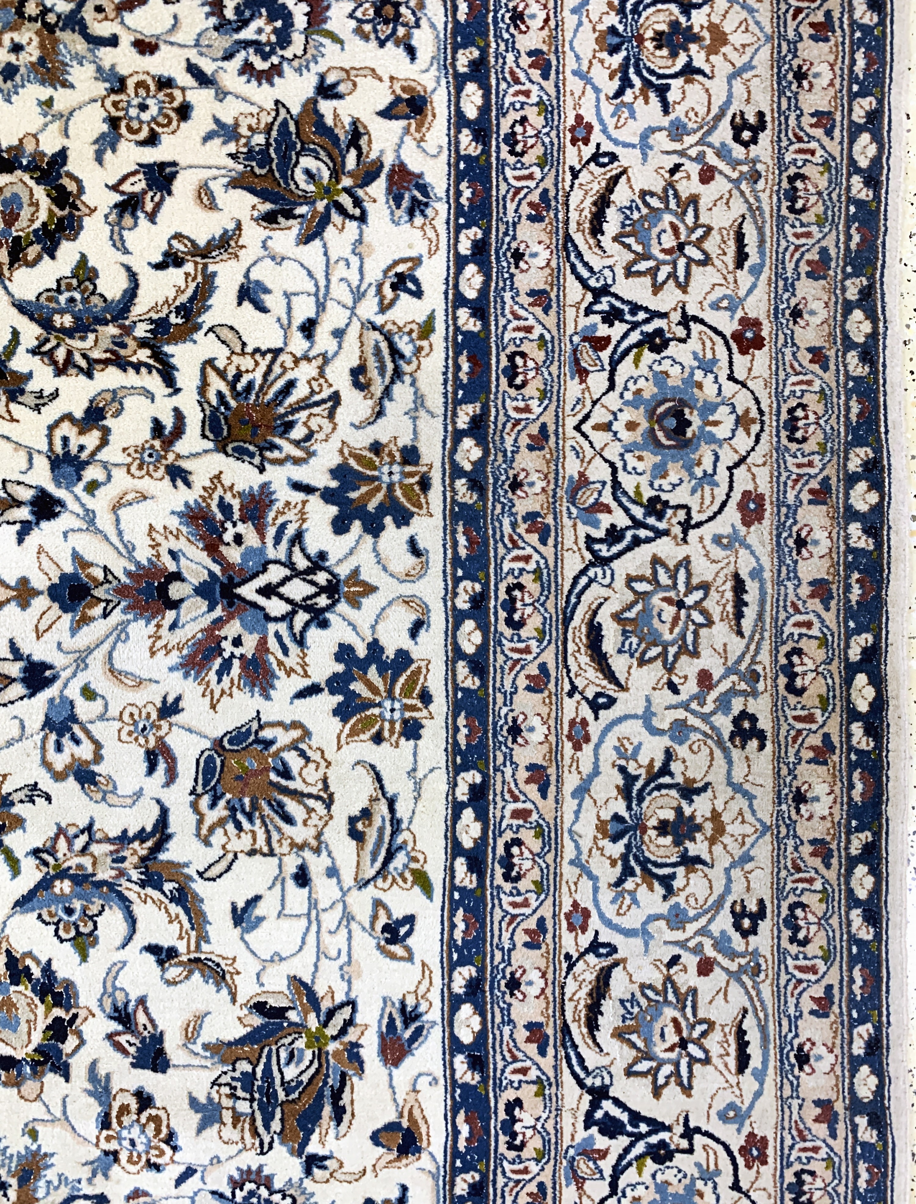 Detail e: Nain fein(9 La), Persien, Mitte 20.Jhd, Korkwolle mit Seide, ca. 350 x 250 cm, Reinigungsbedürftig, EHZ: 2