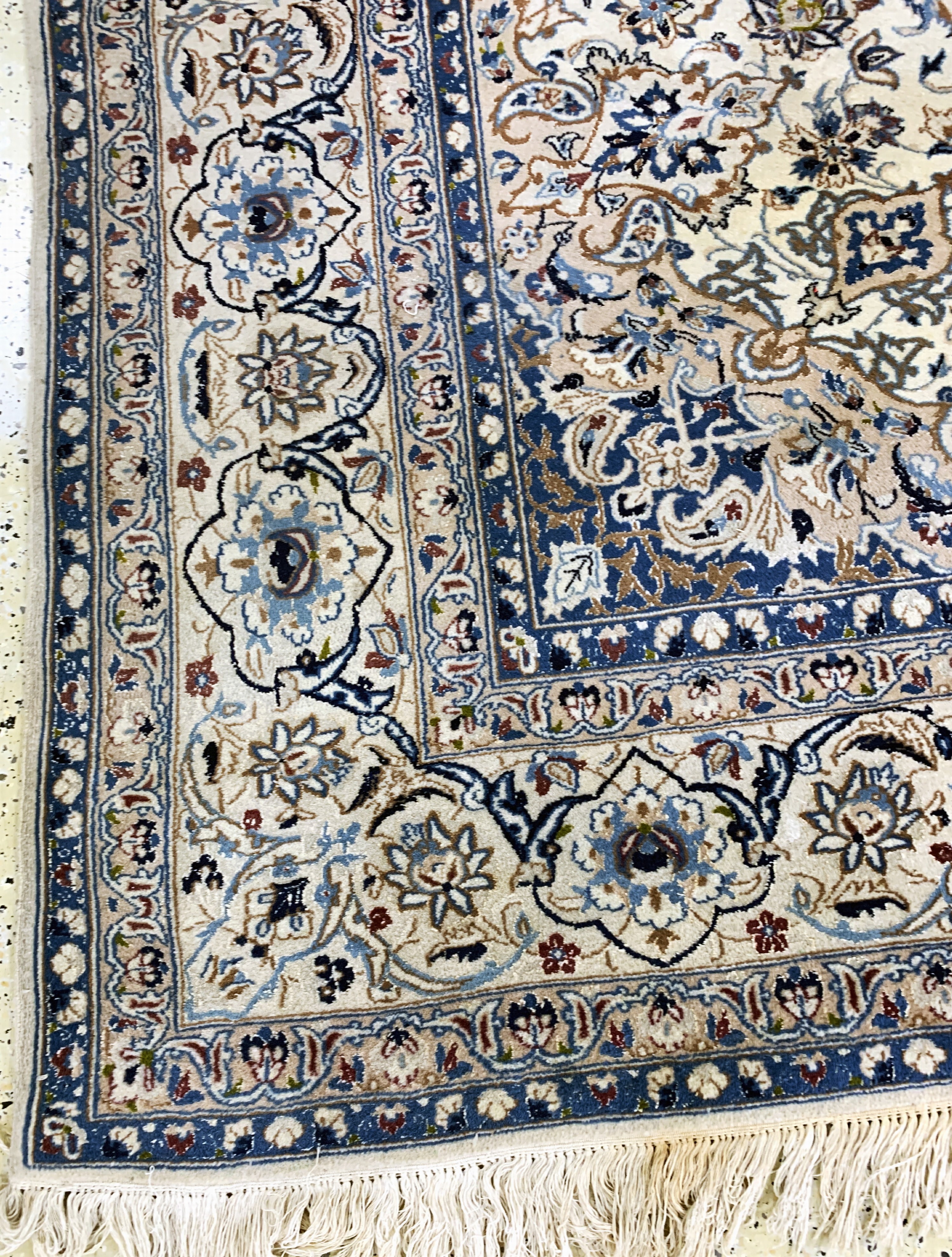 Detail h: Nain fein(9 La), Persien, Mitte 20.Jhd, Korkwolle mit Seide, ca. 350 x 250 cm, Reinigungsbedürftig, EHZ: 2