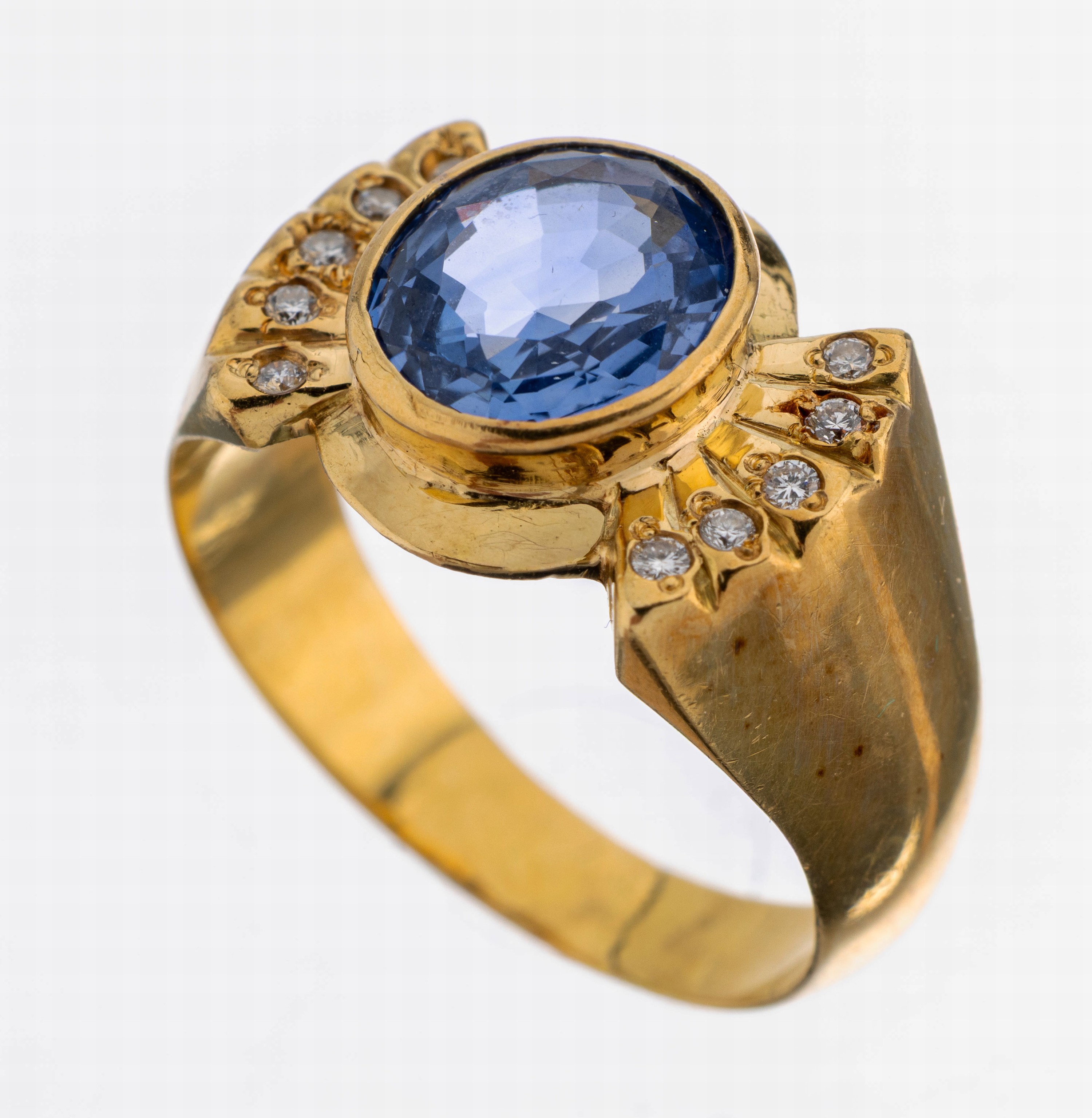 Image 27108350 - 14 kt Gold Saphir-Brillant-Ring, GG 585/000gepr., ovalfacett. Saphir ca. 3.80 ct, 10 ...