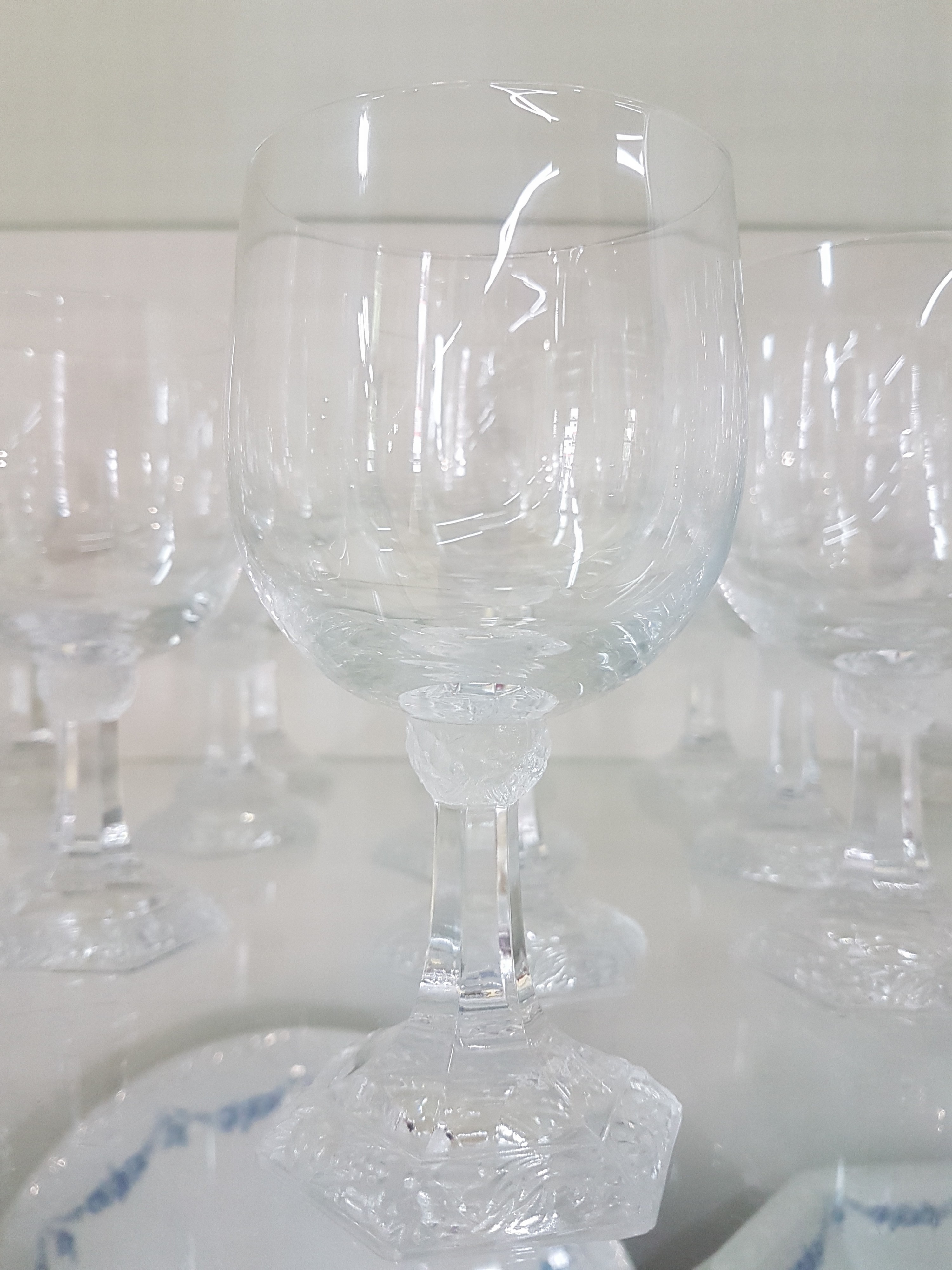 Detail m: Umfangreiches Kaffee- und Speiseservice und Trinkglasservice, Rosenthal, Maria, Kaffeekanne, Zuckerdose, Milchkännchen, 12 Kaffeetassen mit ...