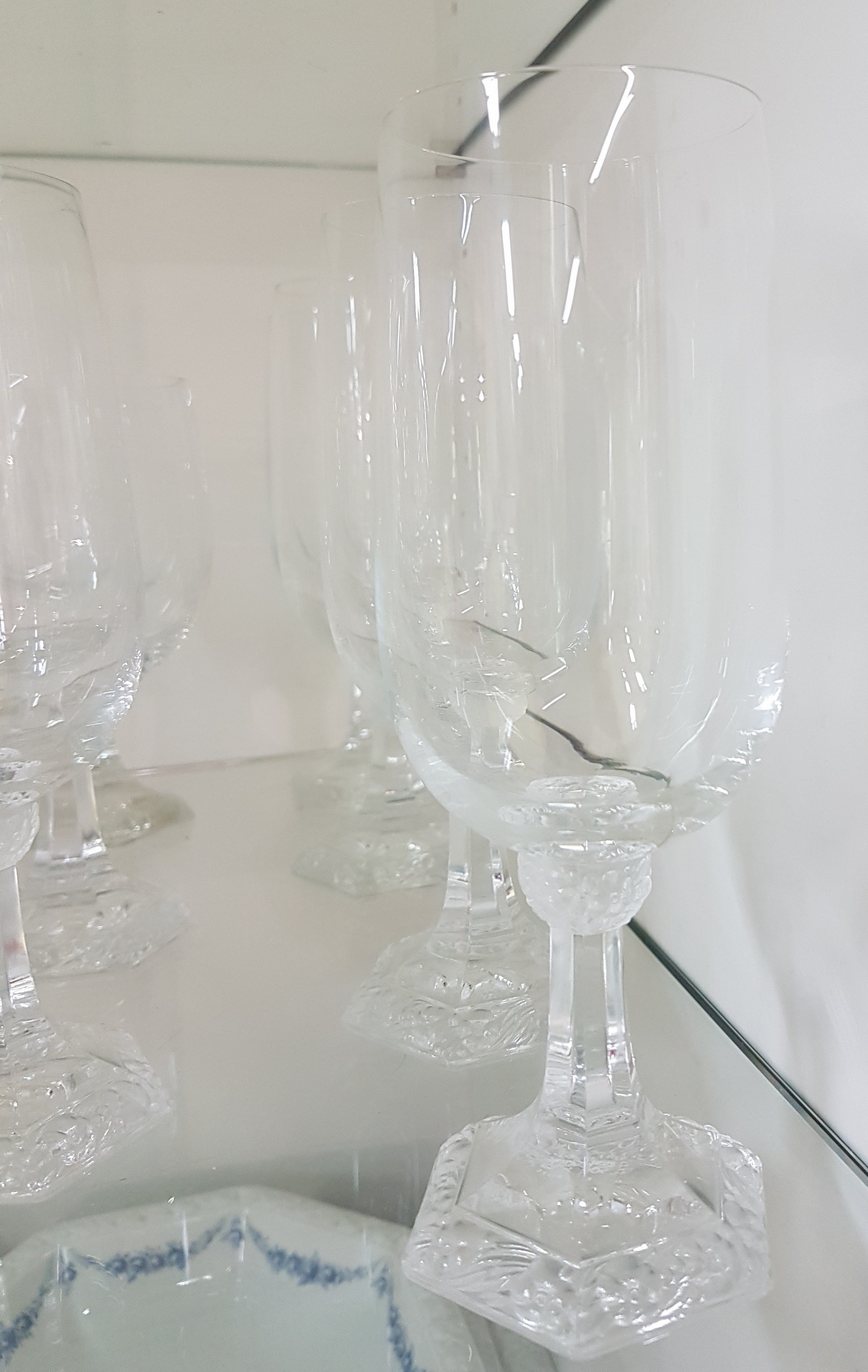 Detail n: Umfangreiches Kaffee- und Speiseservice und Trinkglasservice, Rosenthal, Maria, Kaffeekanne, Zuckerdose, Milchkännchen, 12 Kaffeetassen mit ...